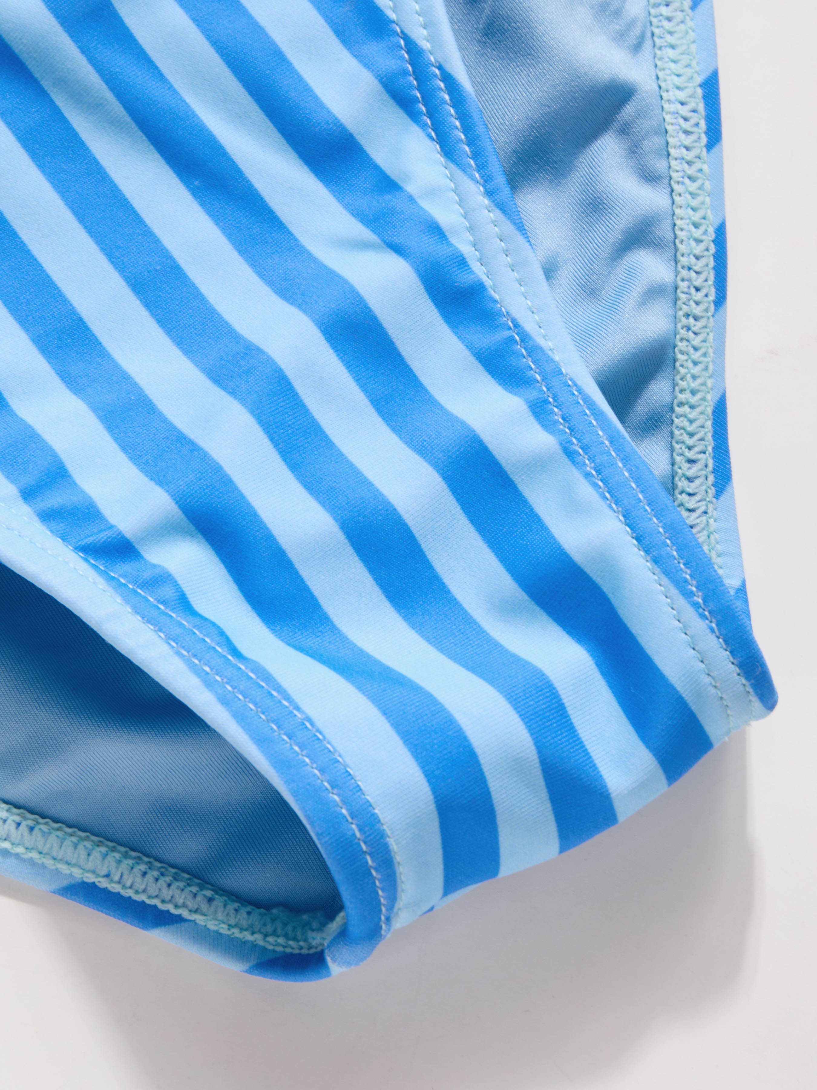 10520-polly-pocket-x-cider-seaside-rewind-swim-set-curve-plus-1.webp
