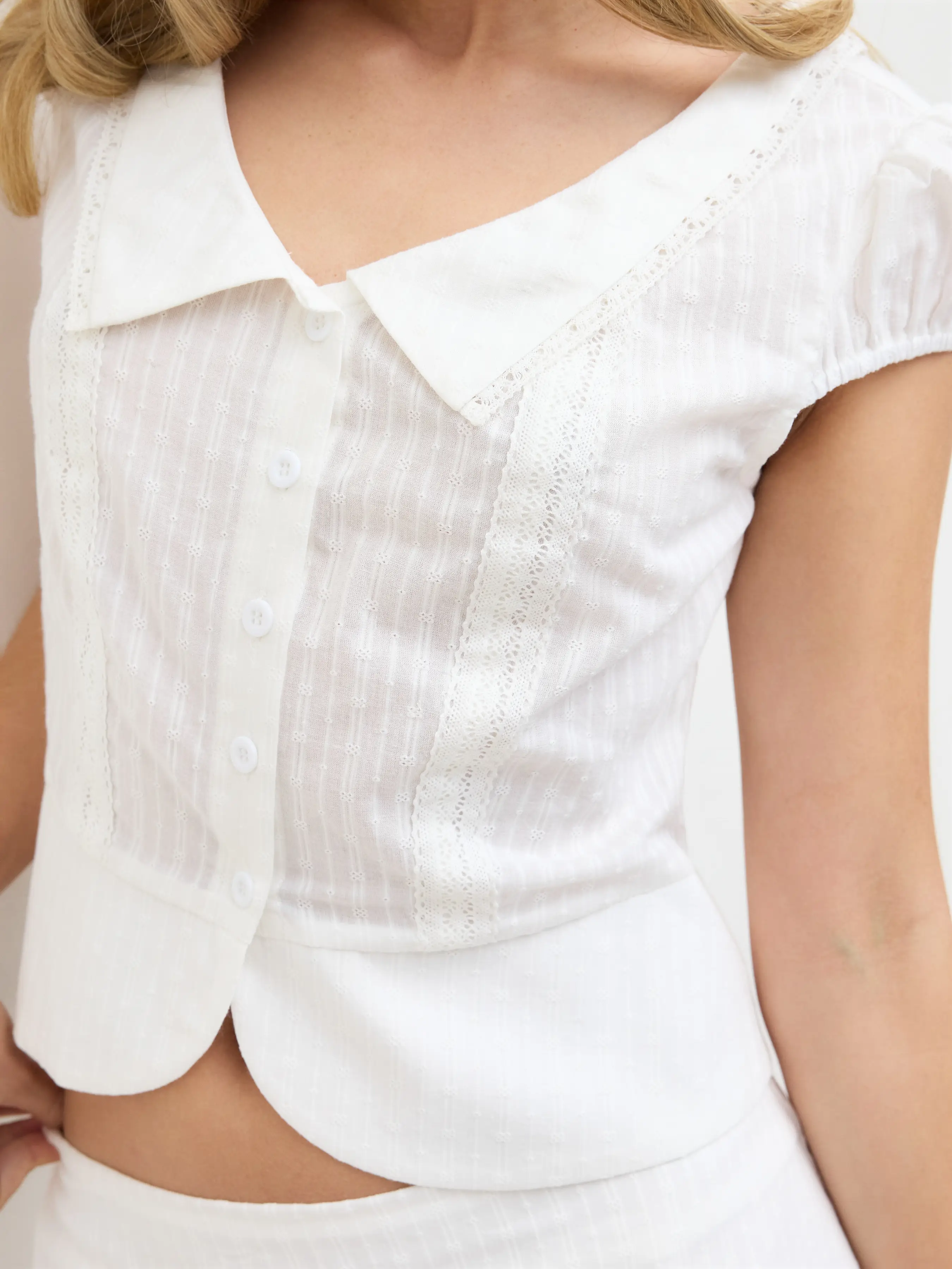 11448-broderie-anglaise-100-cotton-short-sleeve-blouse-1.webp