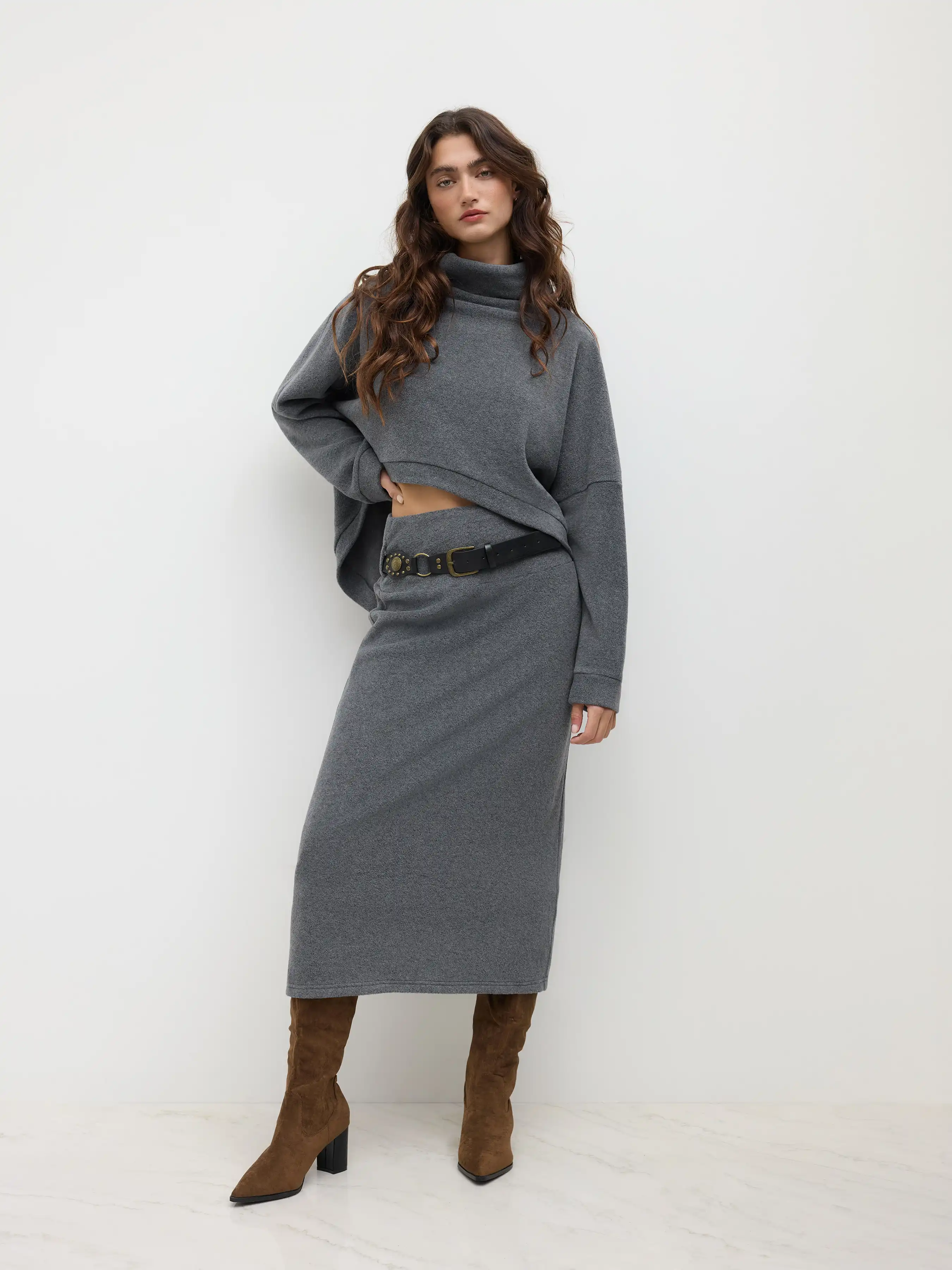 Fleece Mid Rise Split Maxi Skirt With Belt