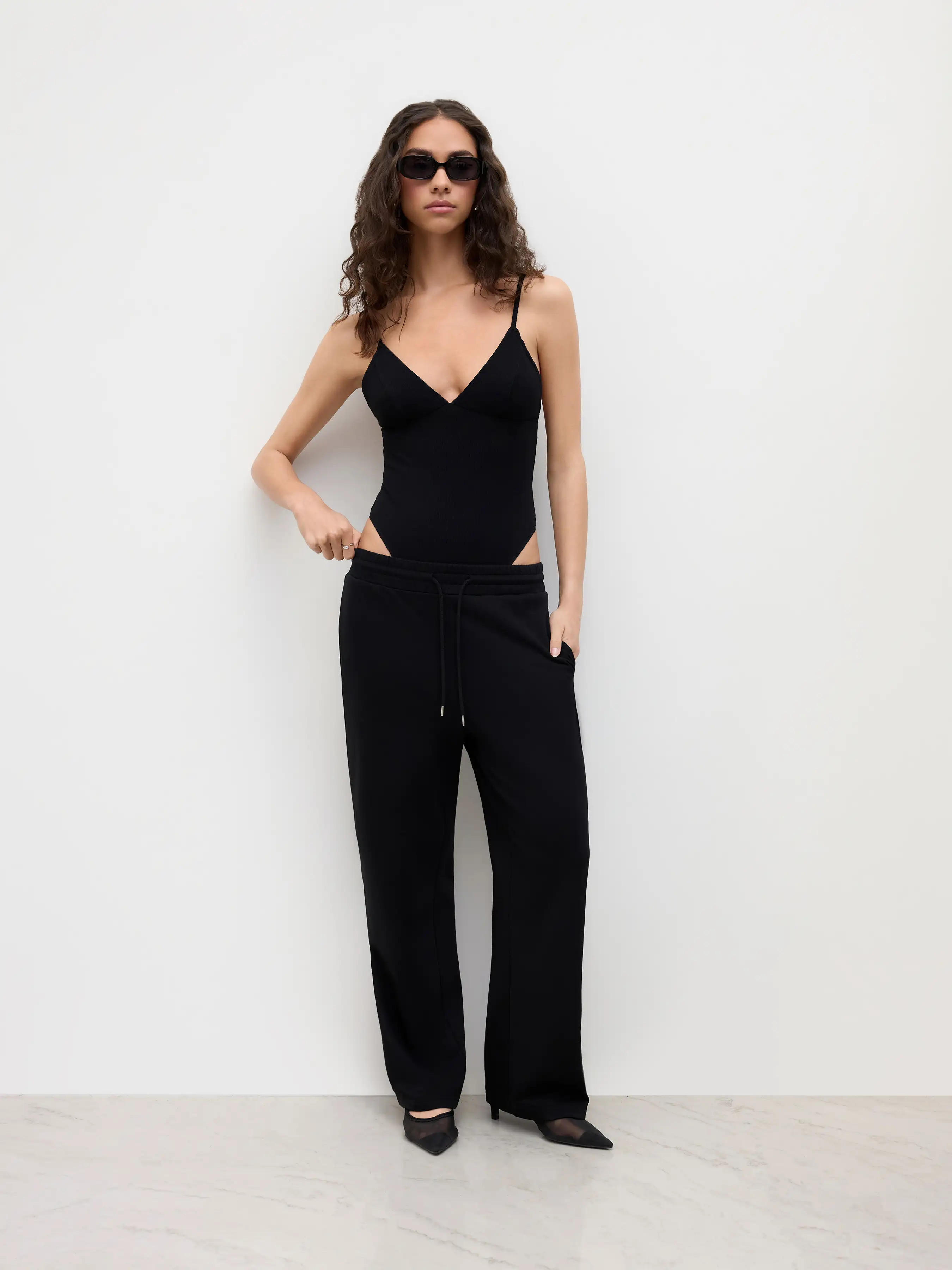 12788-cdr-cotton-blend-mid-rise-drawstring-straight-leg-trousers-1.webp