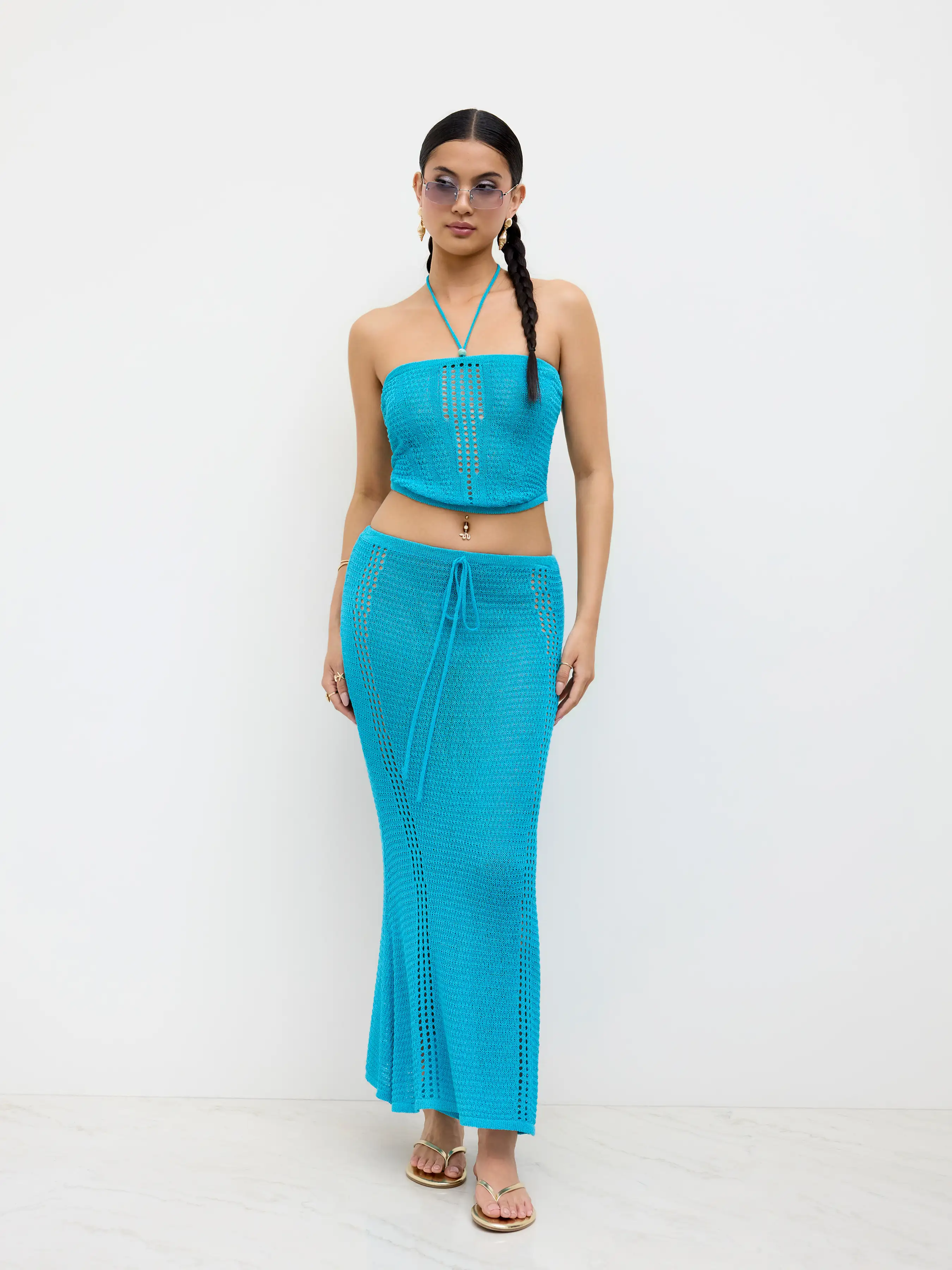 13014-knitted-halter-neckline-beaded-bandeau-top-mid-rise-mermaid-maxi-skirt-set-1.webp