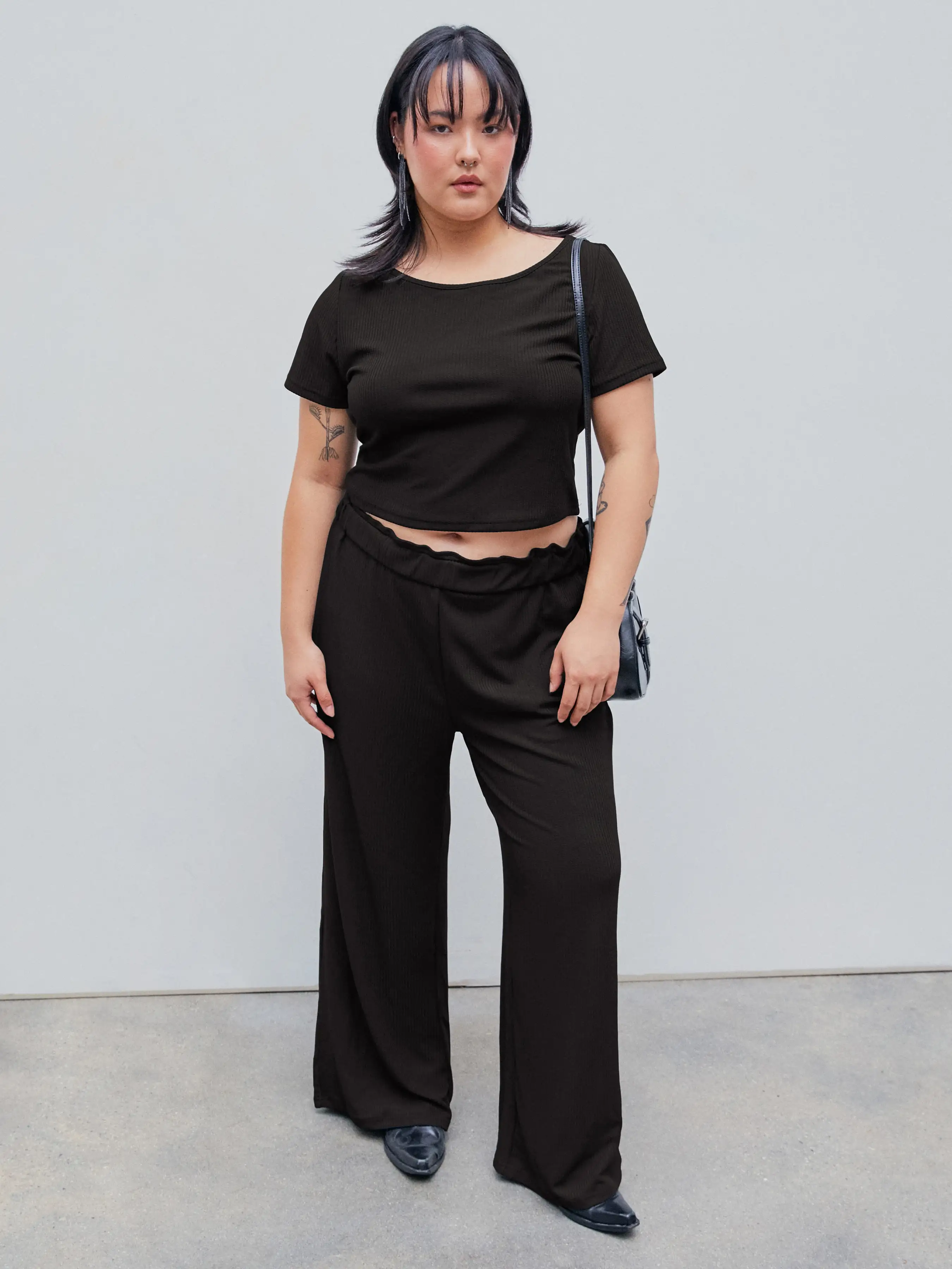 13185-knitted-short-sleeve-crop-top-wide-leg-trousers-set-curve-plus-1.jpg