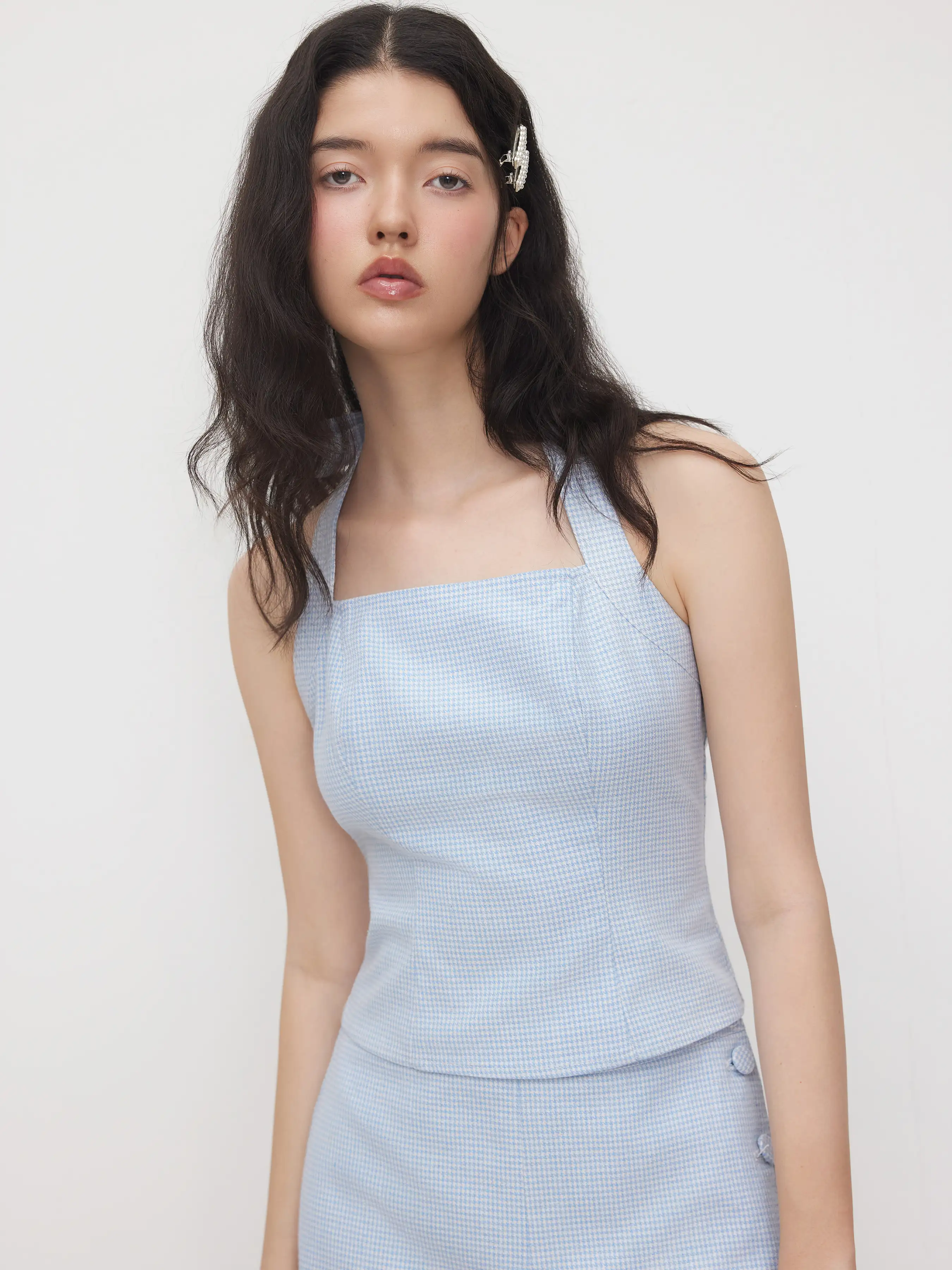 13787-linen-blend-halter-neckline-houndstooth-knotted-tank-top-1.webp