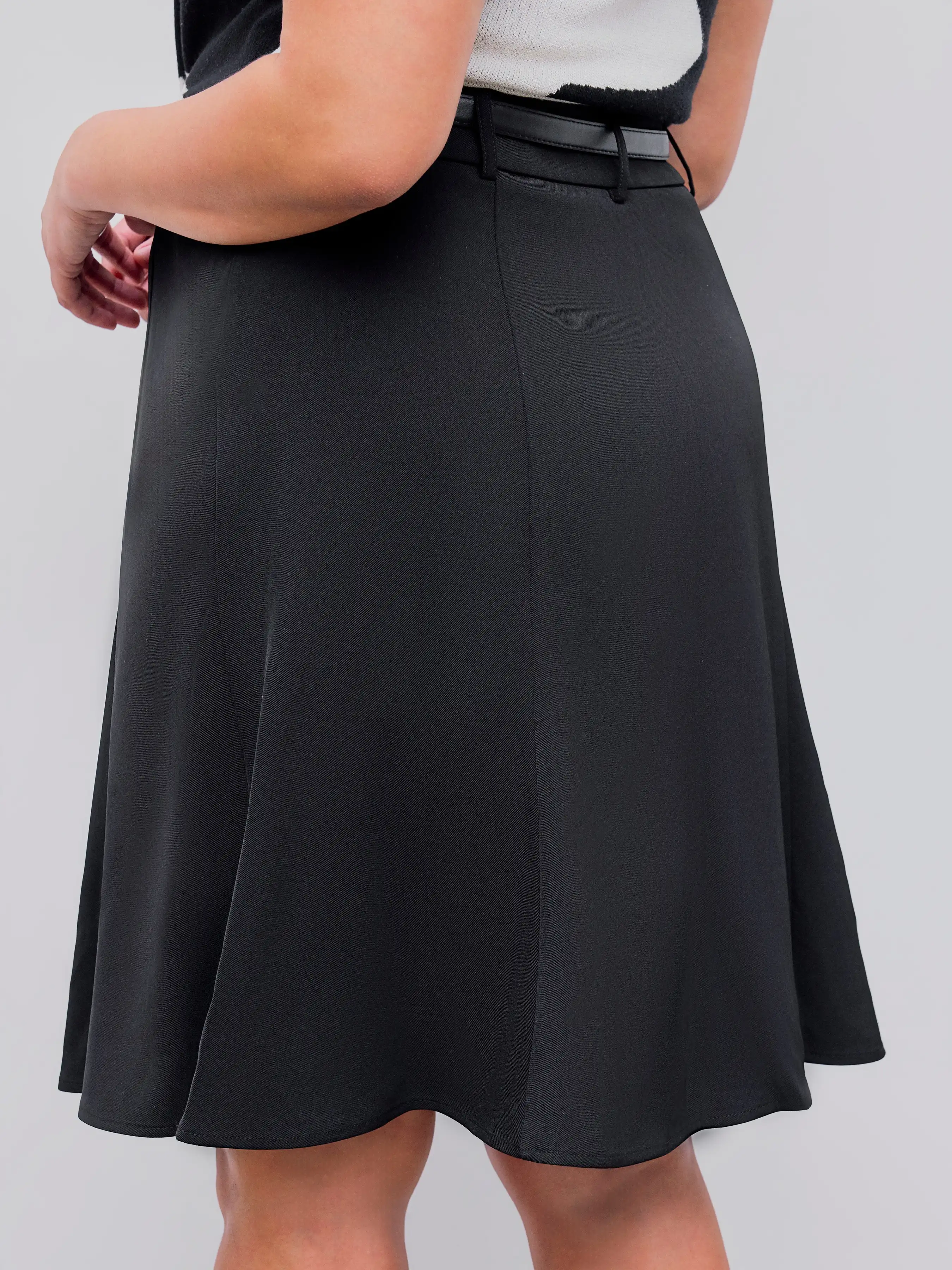 13972-woven-mid-rise-solid-midi-skirt-with-belt-curve-plus-1.webp