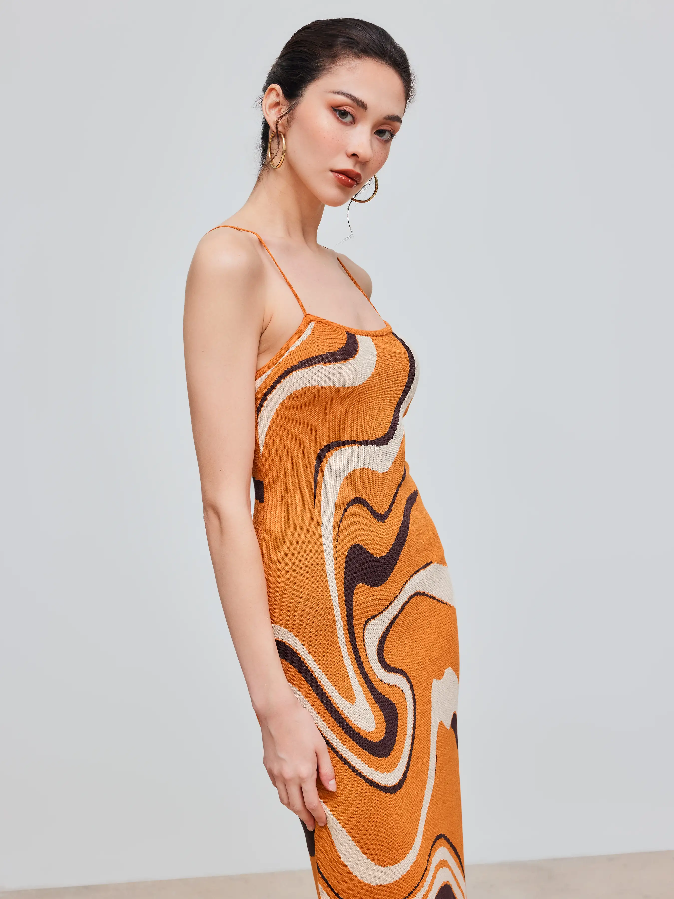 14155-knit-scoop-neckline-abstract-wave-striped-midi-dress-1.webp