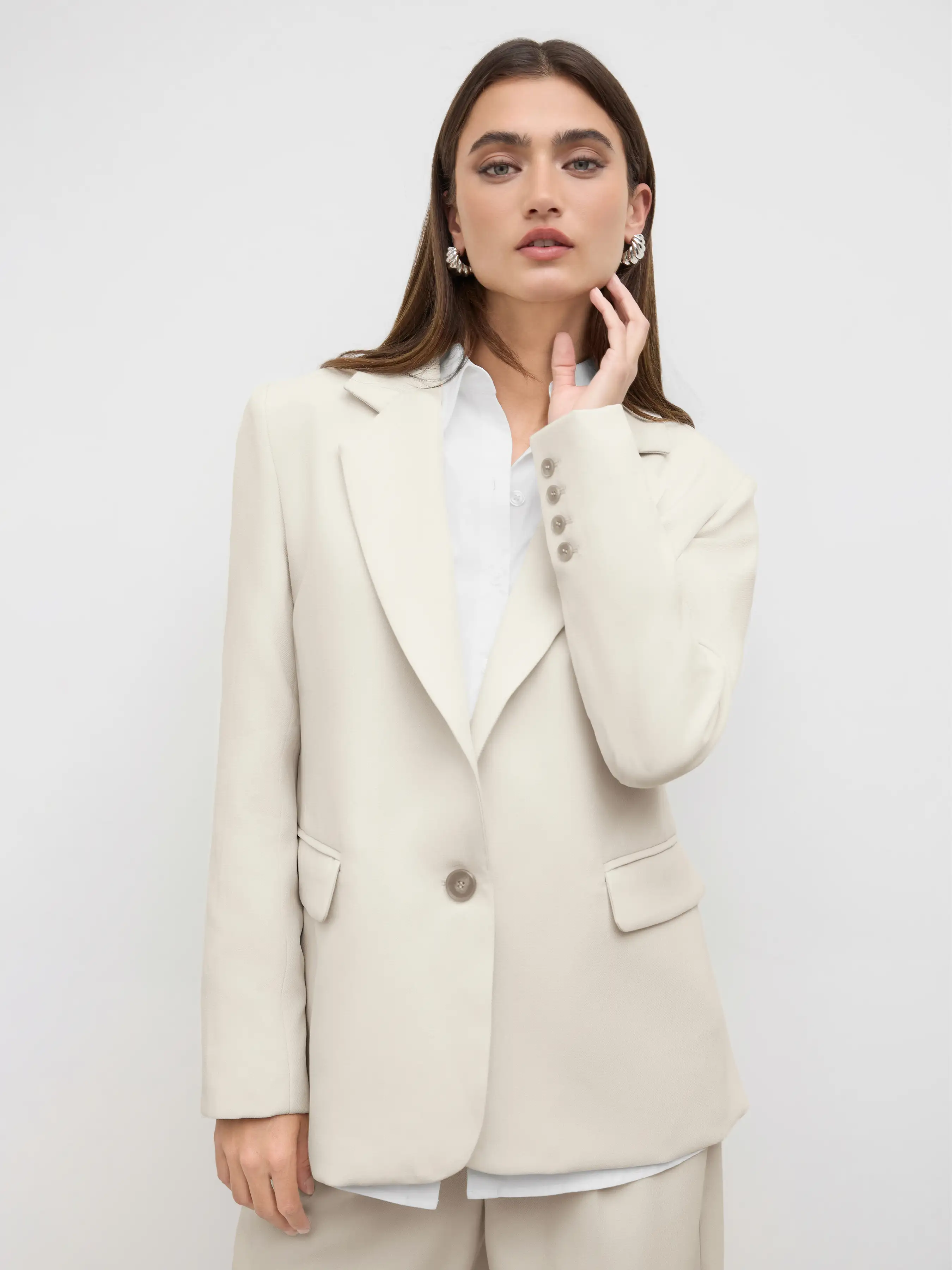 1603-notched-collar-oversized-blazer-1.webp