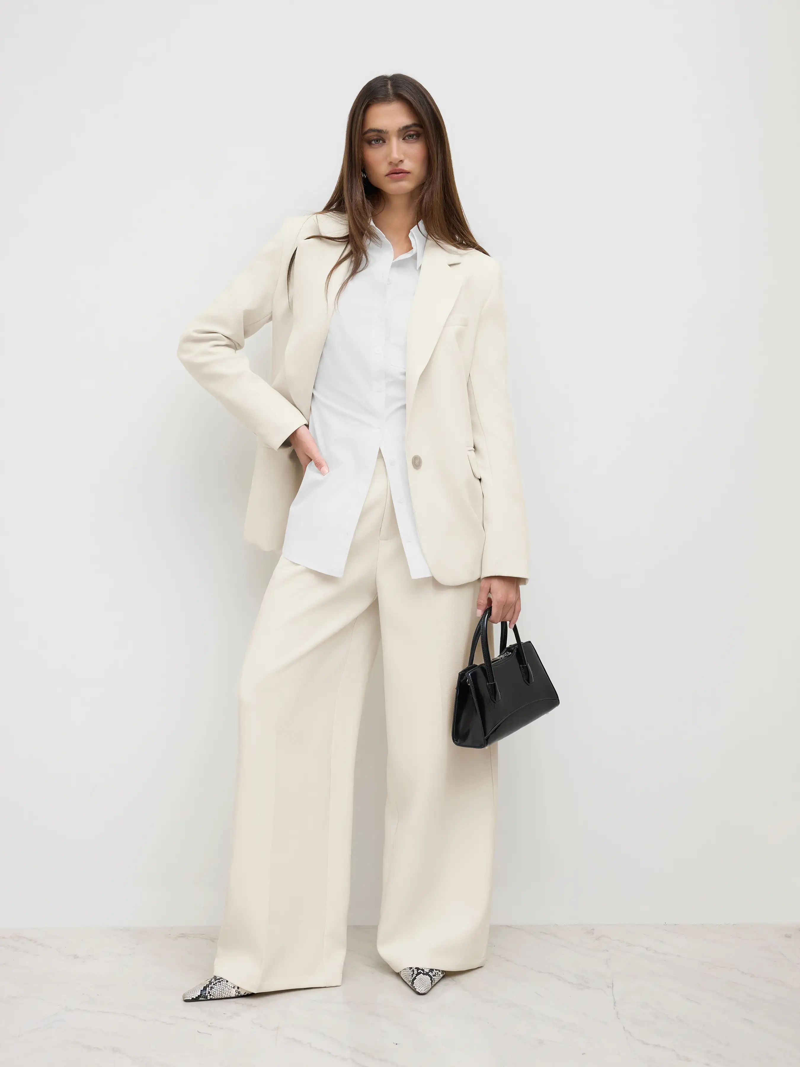 1603-notched-collar-oversized-blazer-1.webp