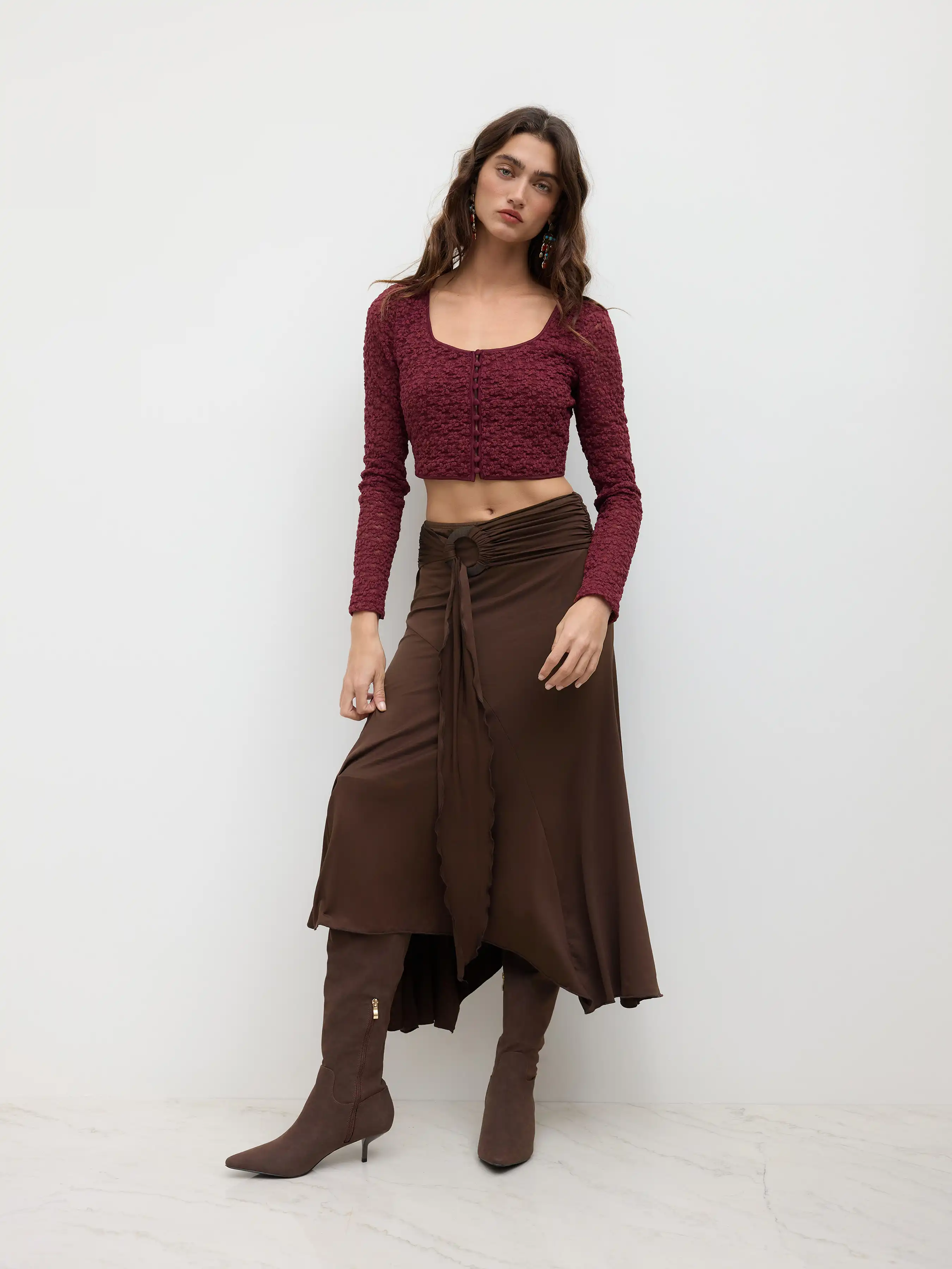 2293-mid-rise-ruffle-hem-ruched-maxi-skirt-1.webp