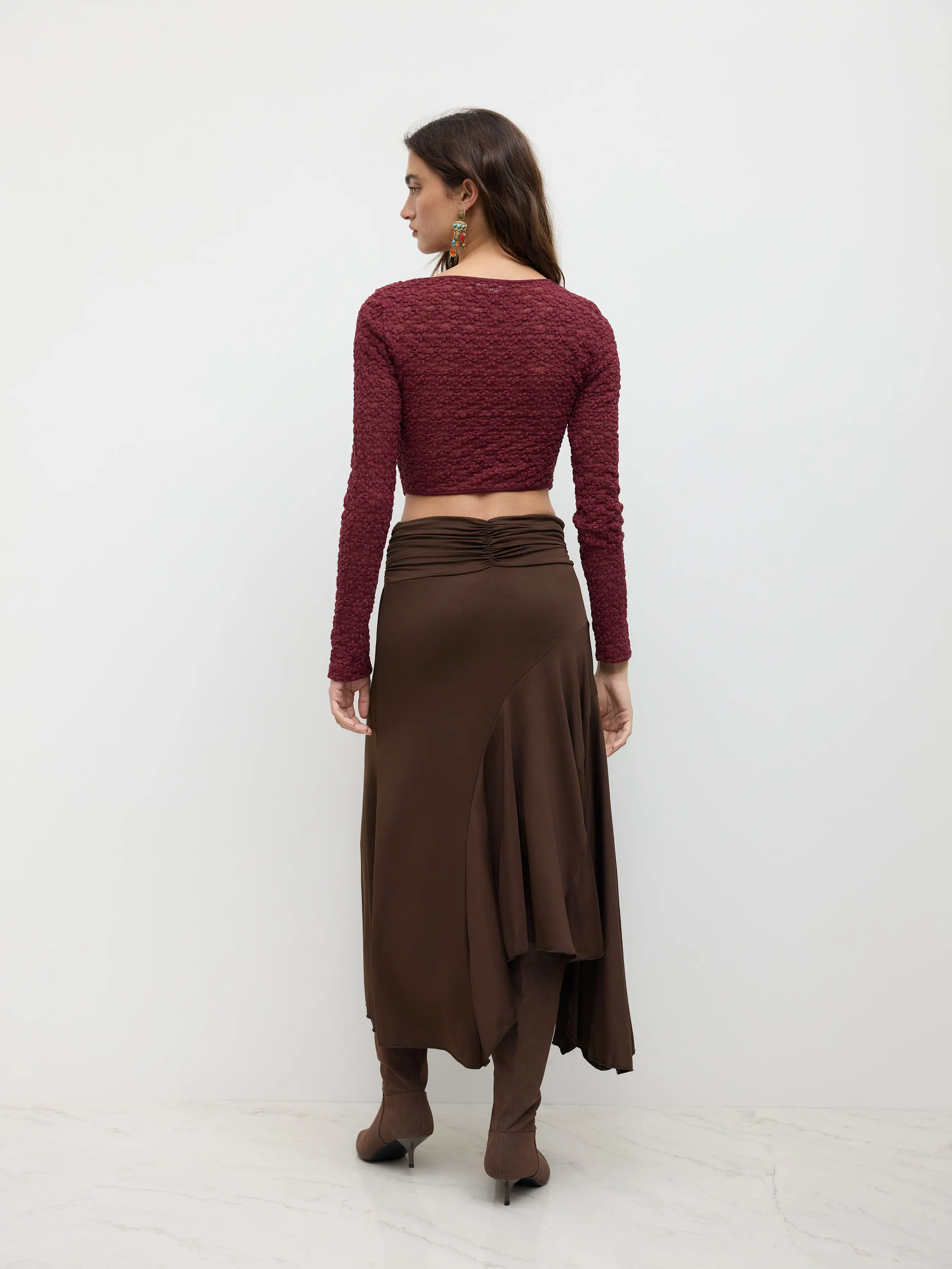 2293-mid-rise-ruffle-hem-ruched-maxi-skirt-1.webp