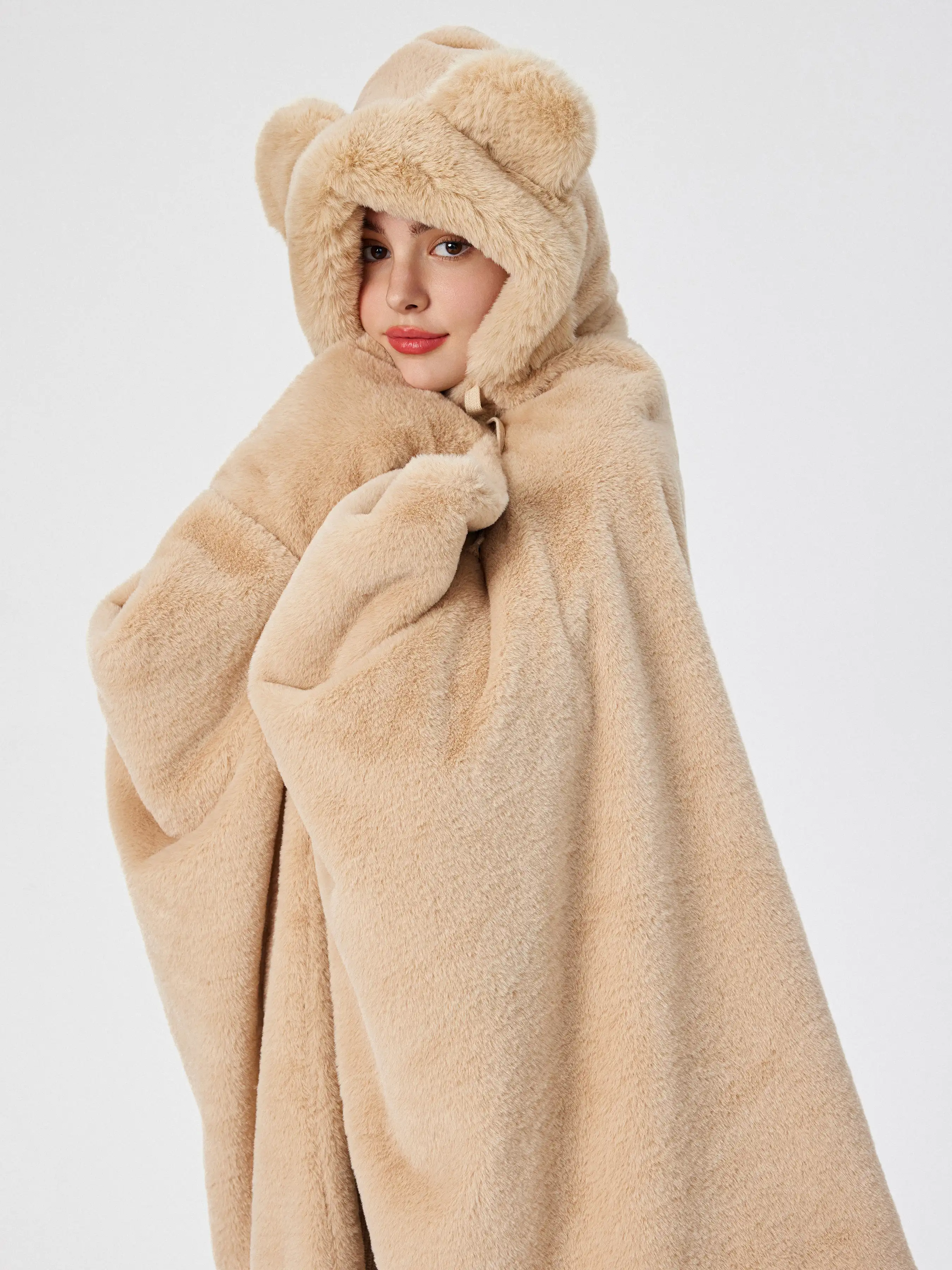 2503-bear-ear-fuzzy-blanket-with-hat-gloves-1.webp