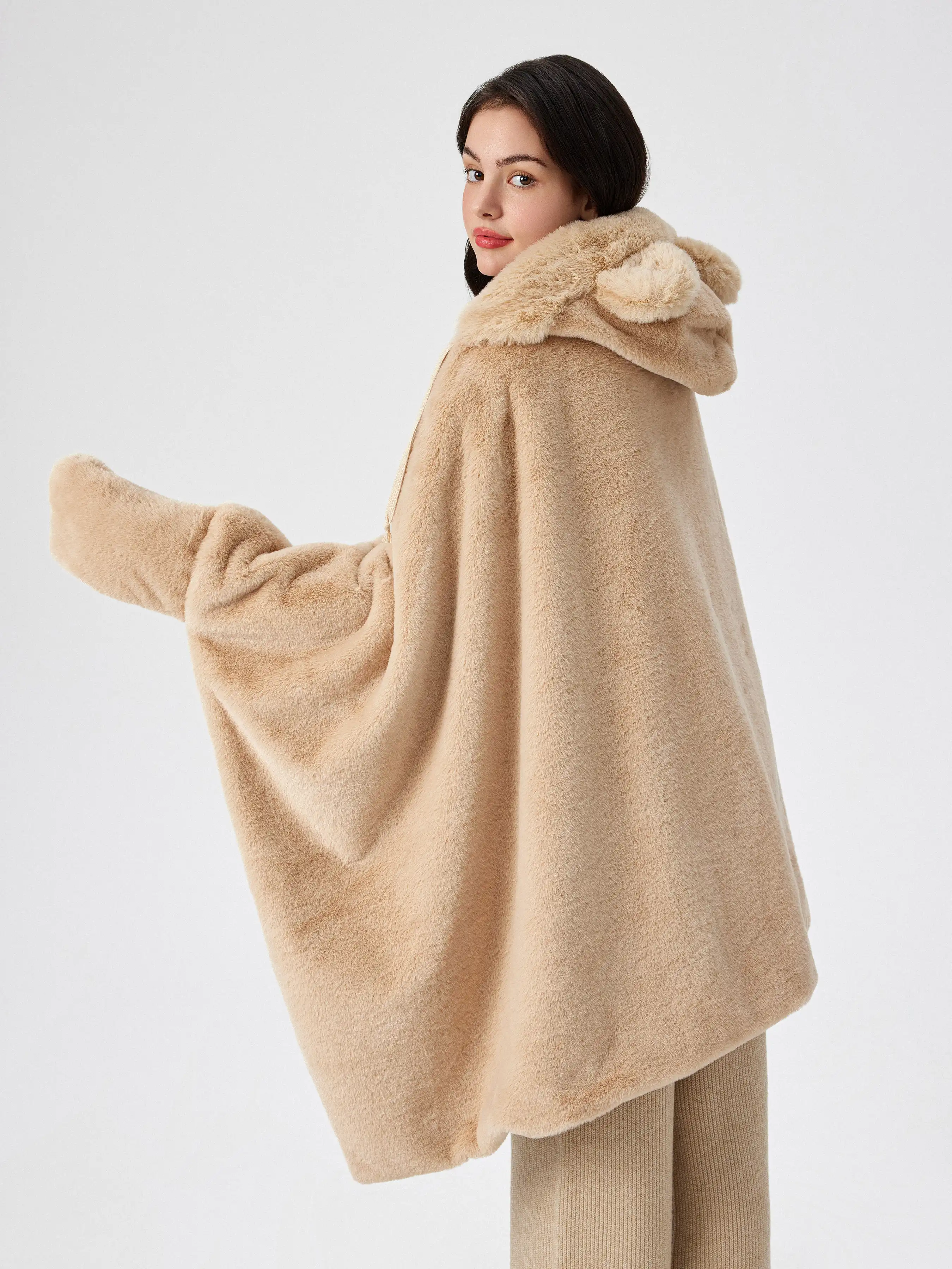 2503-bear-ear-fuzzy-blanket-with-hat-gloves-1.webp