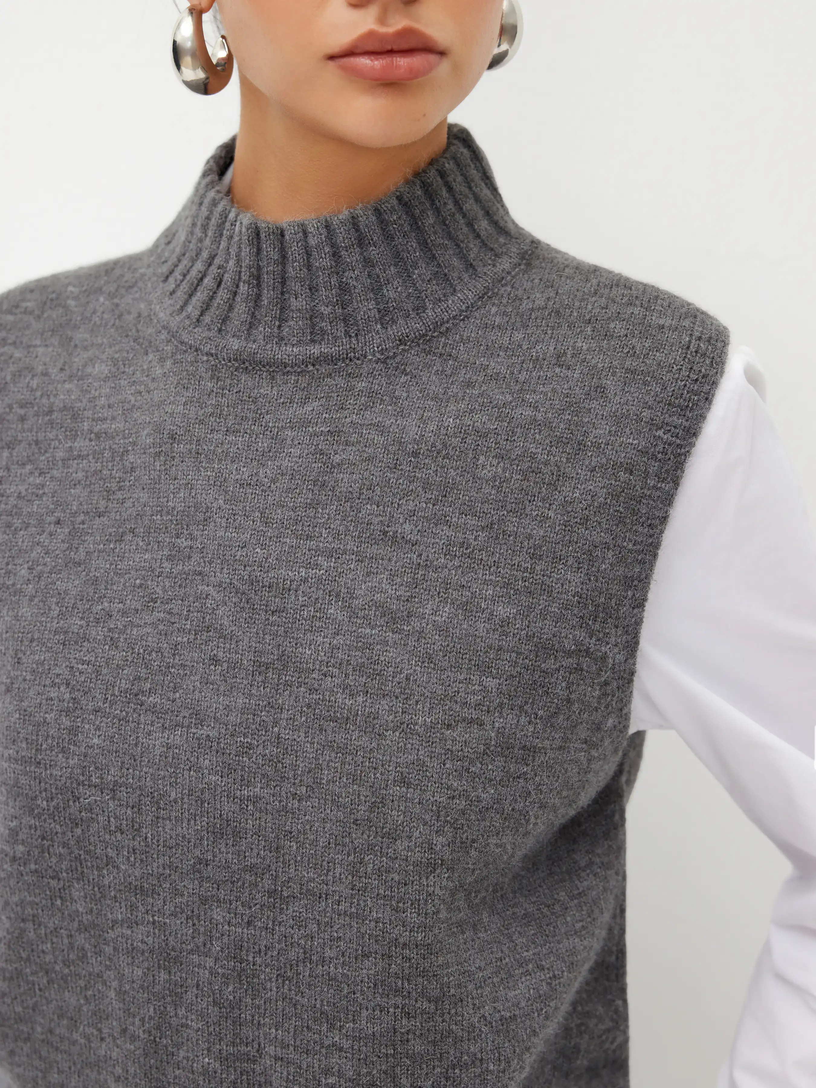 2530-knit-stand-collar-split-vest-1.webp