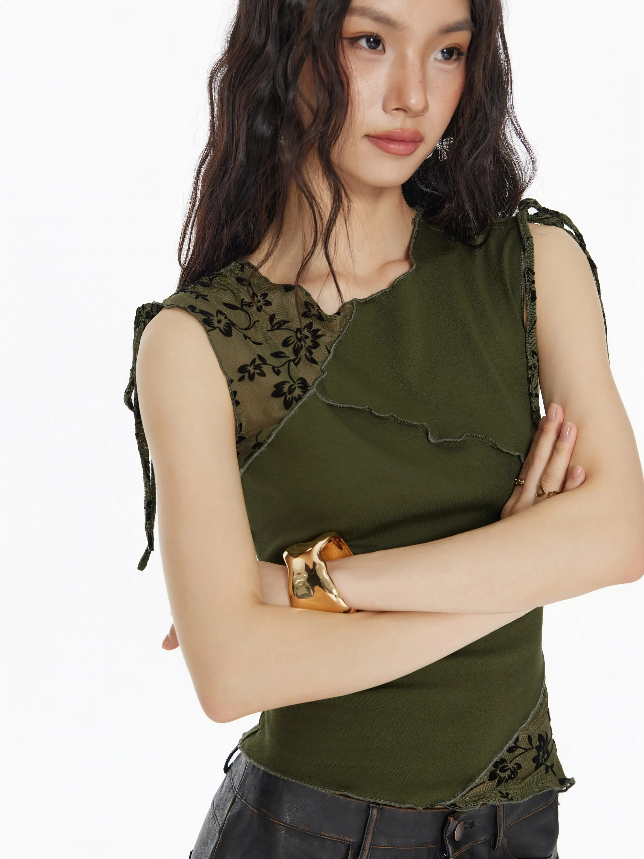 Boat Neck Floral Patched Tank Top