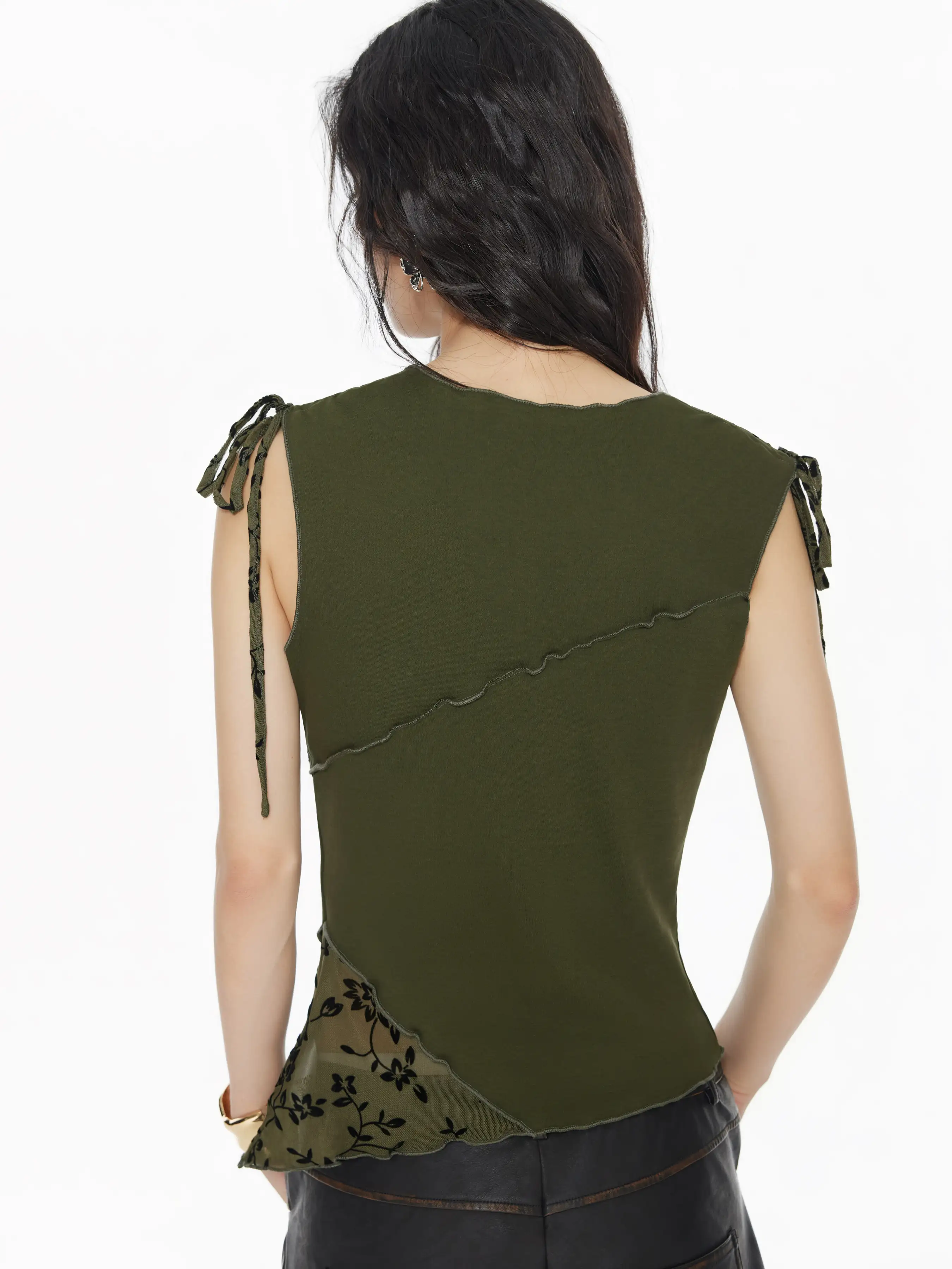 2609-boat-neck-floral-patched-tank-top-1.webp