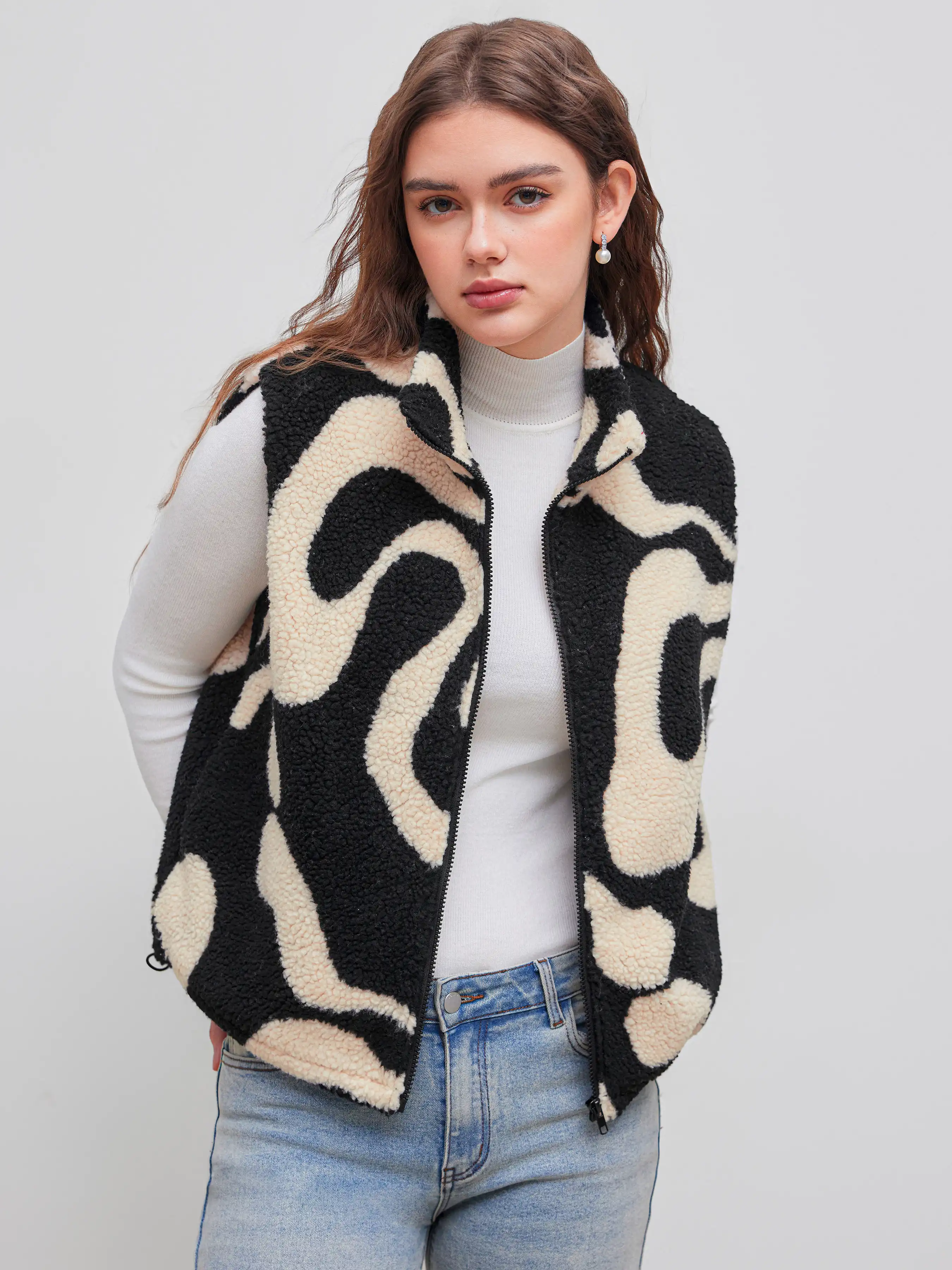 2831-fleece-high-neck-geometric-puffer-vest-1.webp