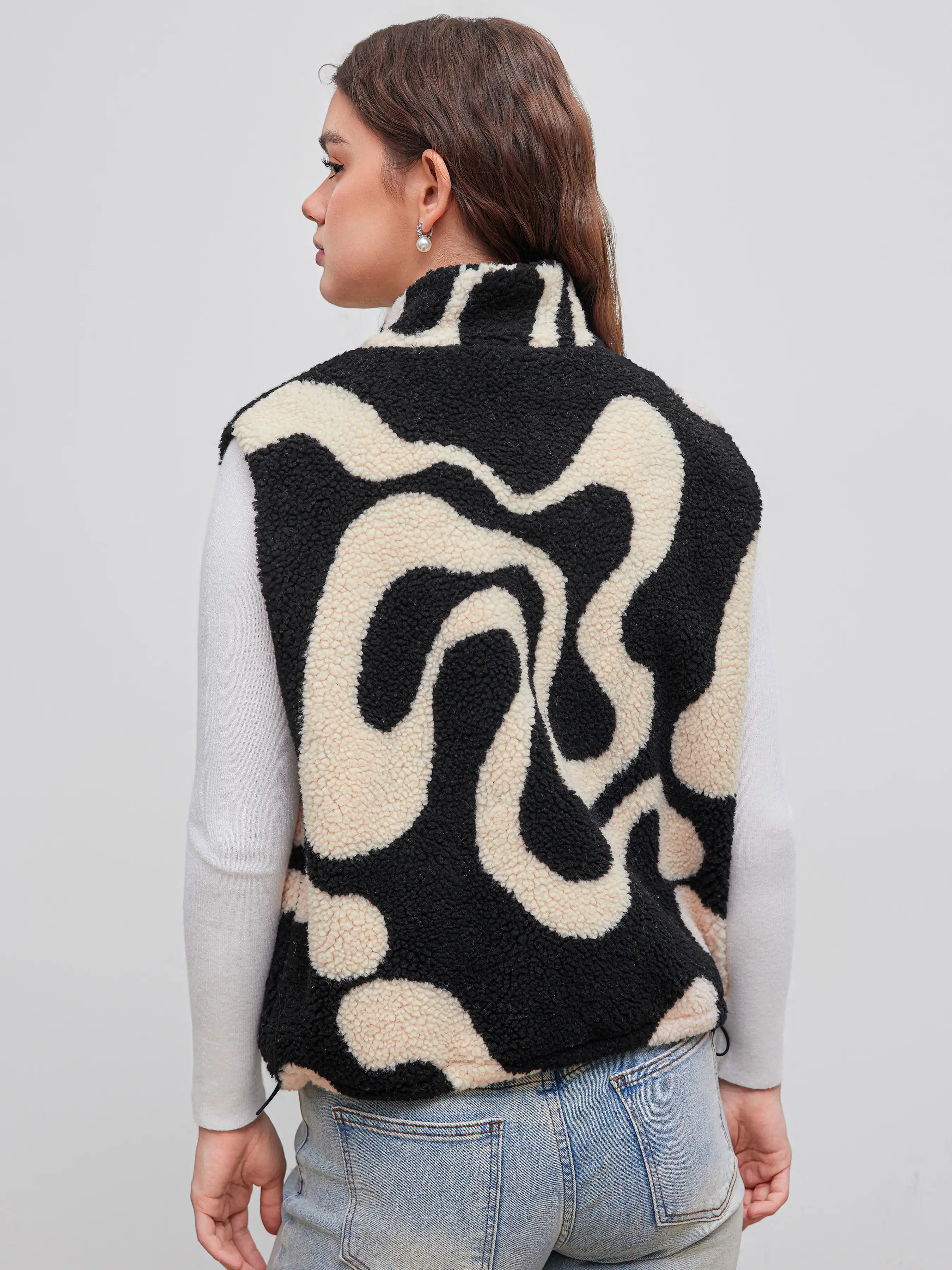 2831-fleece-high-neck-geometric-puffer-vest-1.webp