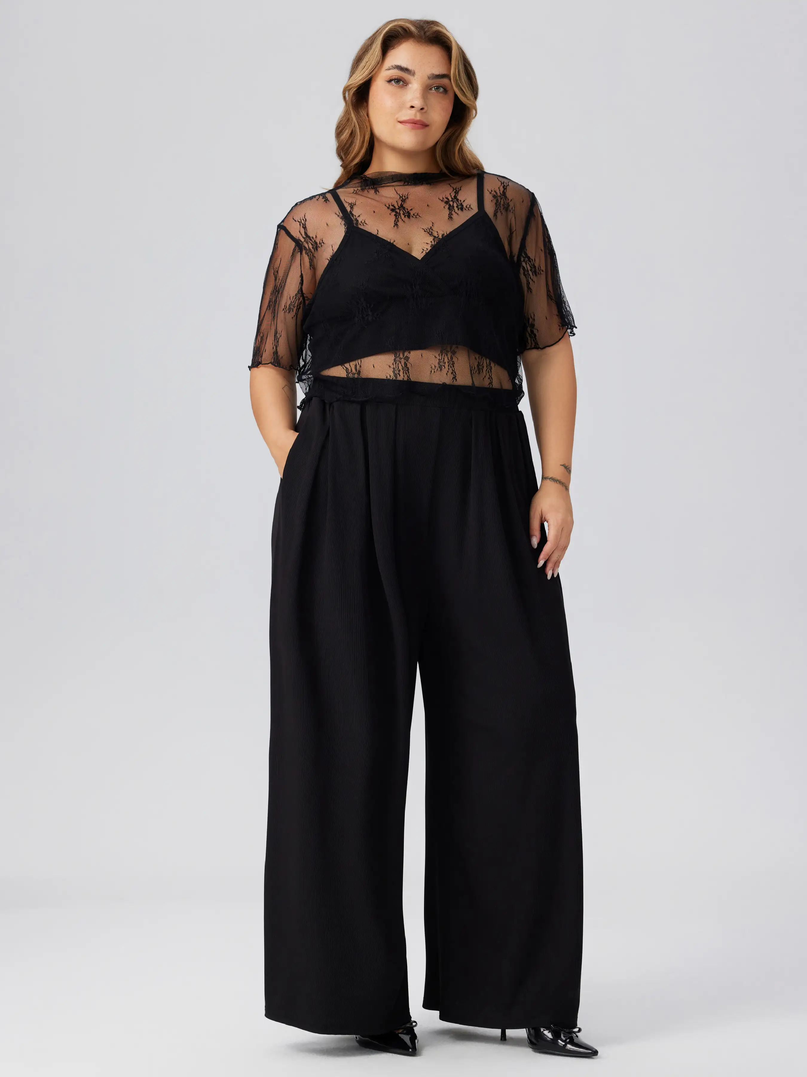 3pcs Stand Collar Lace Top & Solid Cami Top & Mid Rise Trousers Curve & Plus