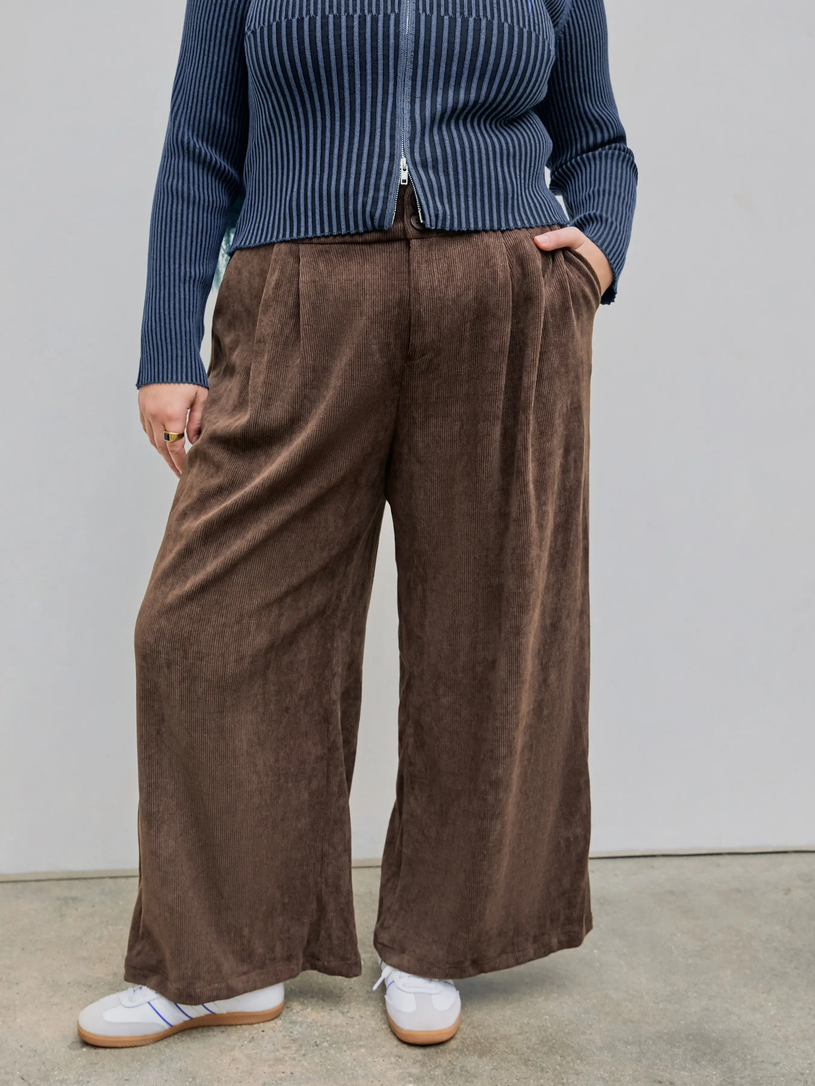 Corduroy High Waist Solid Pleated Wide Leg Trousers Curve & Plus