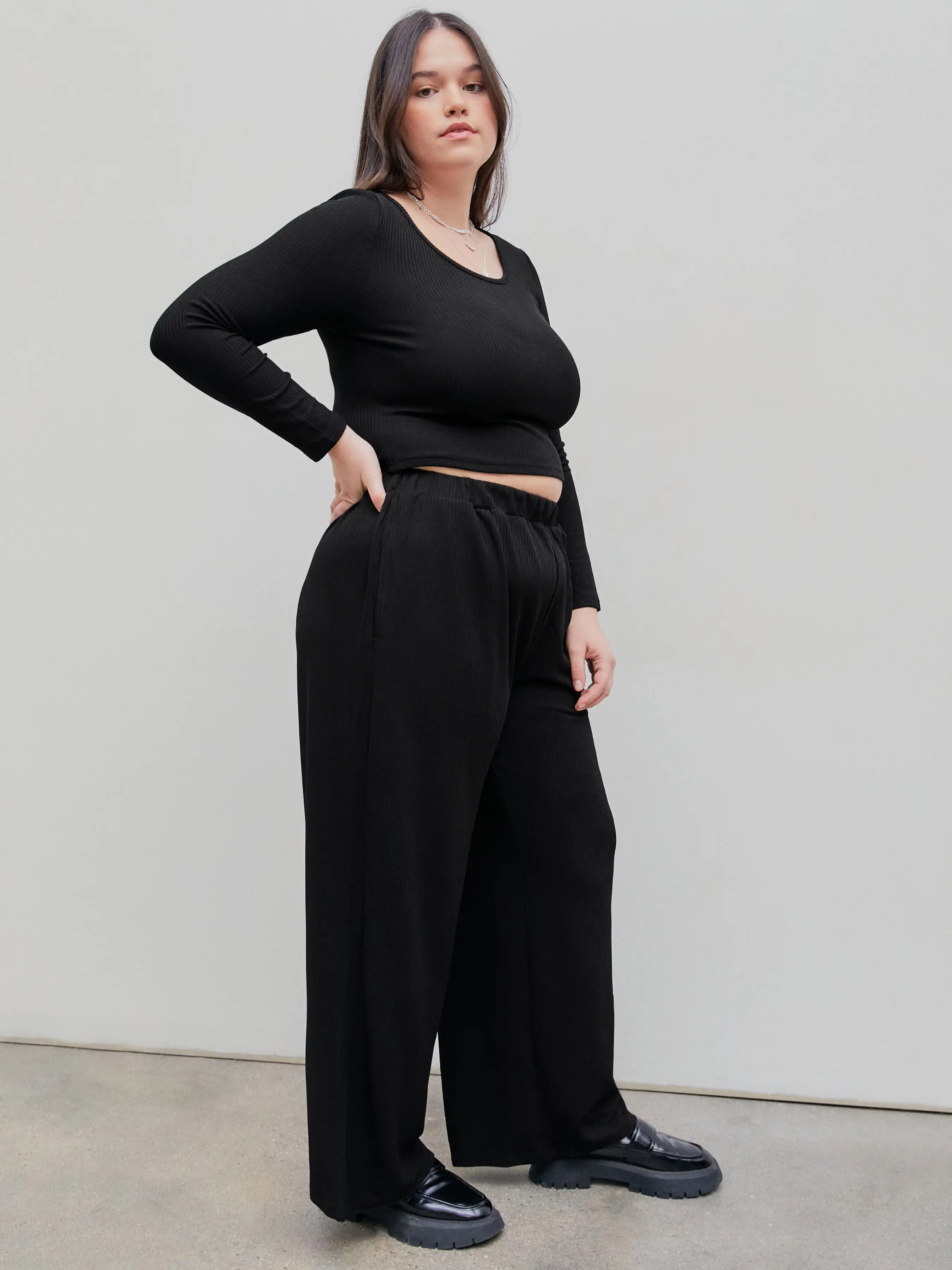 3372-pocket-knitted-crop-top-wide-leg-trousers-set-curve-plus-1.webp