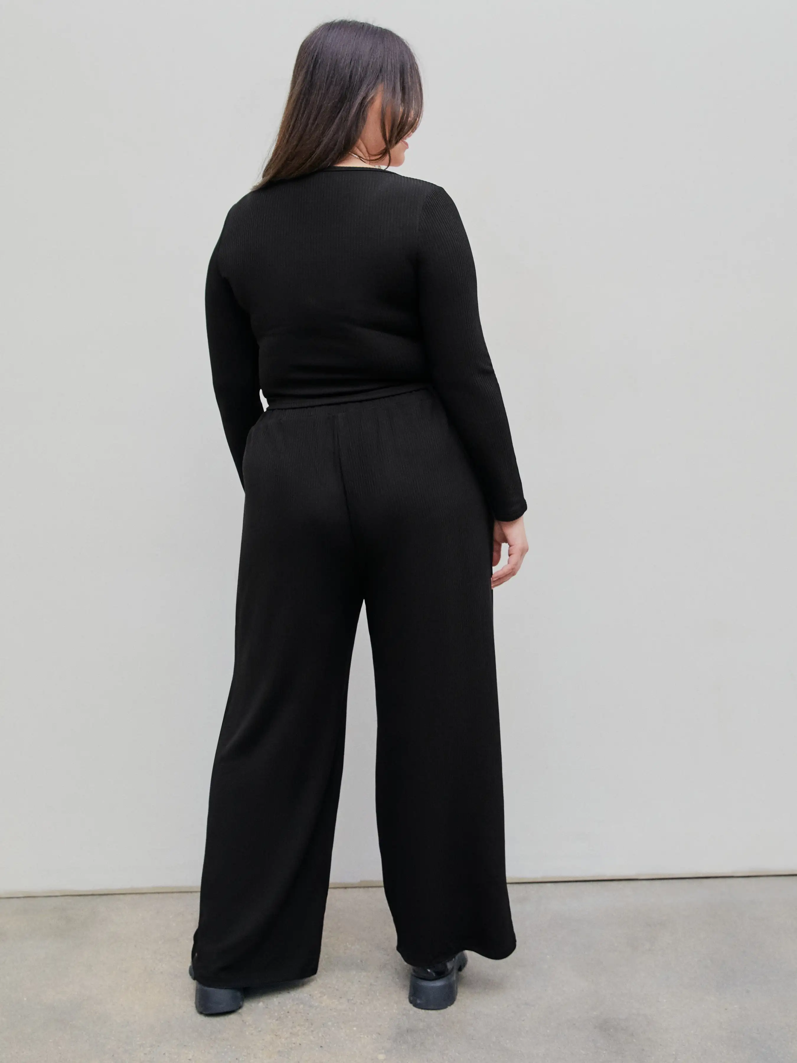 3372-pocket-knitted-crop-top-wide-leg-trousers-set-curve-plus-1.webp