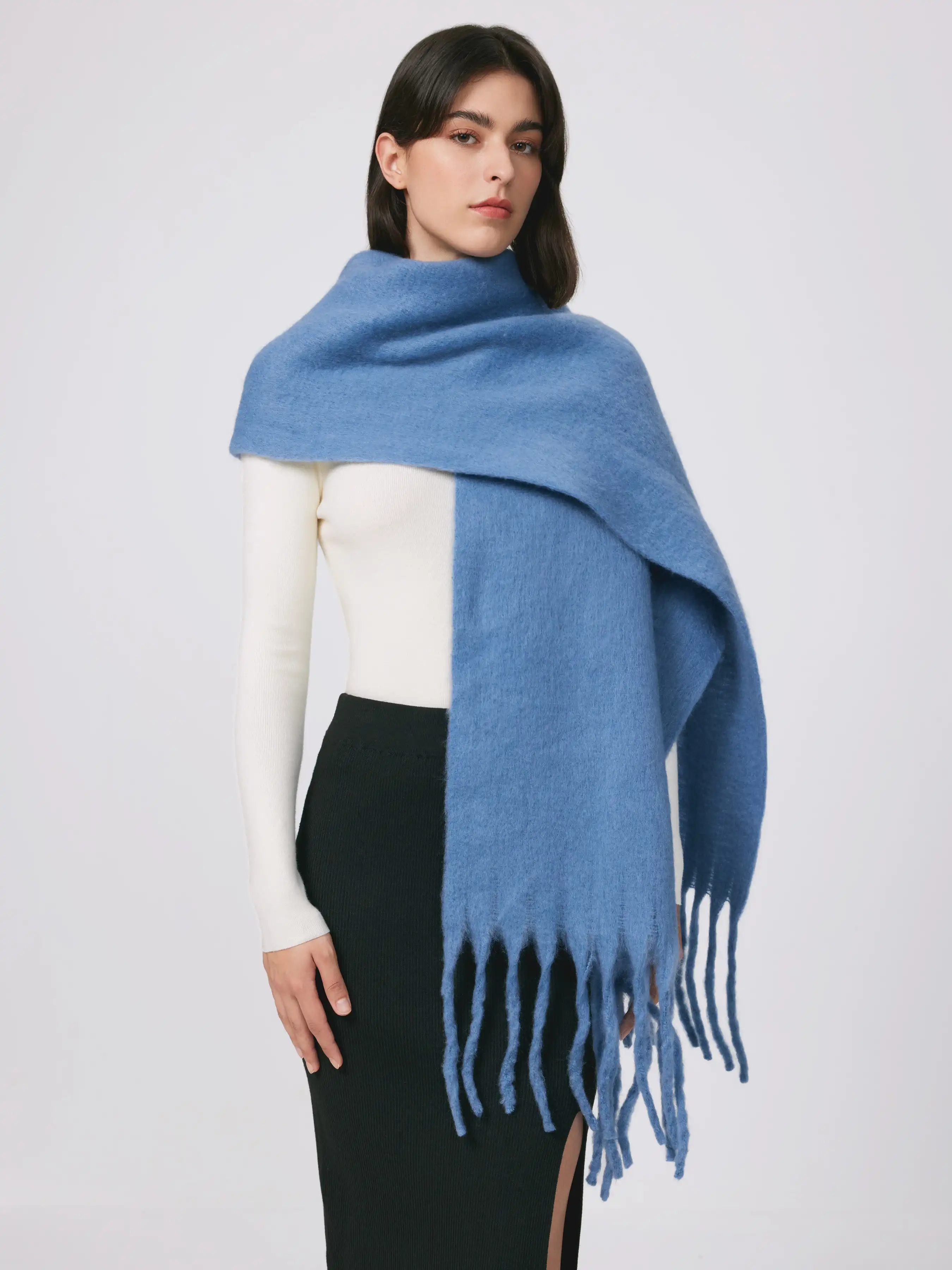 4015-solid-tassel-scarf-1.webp