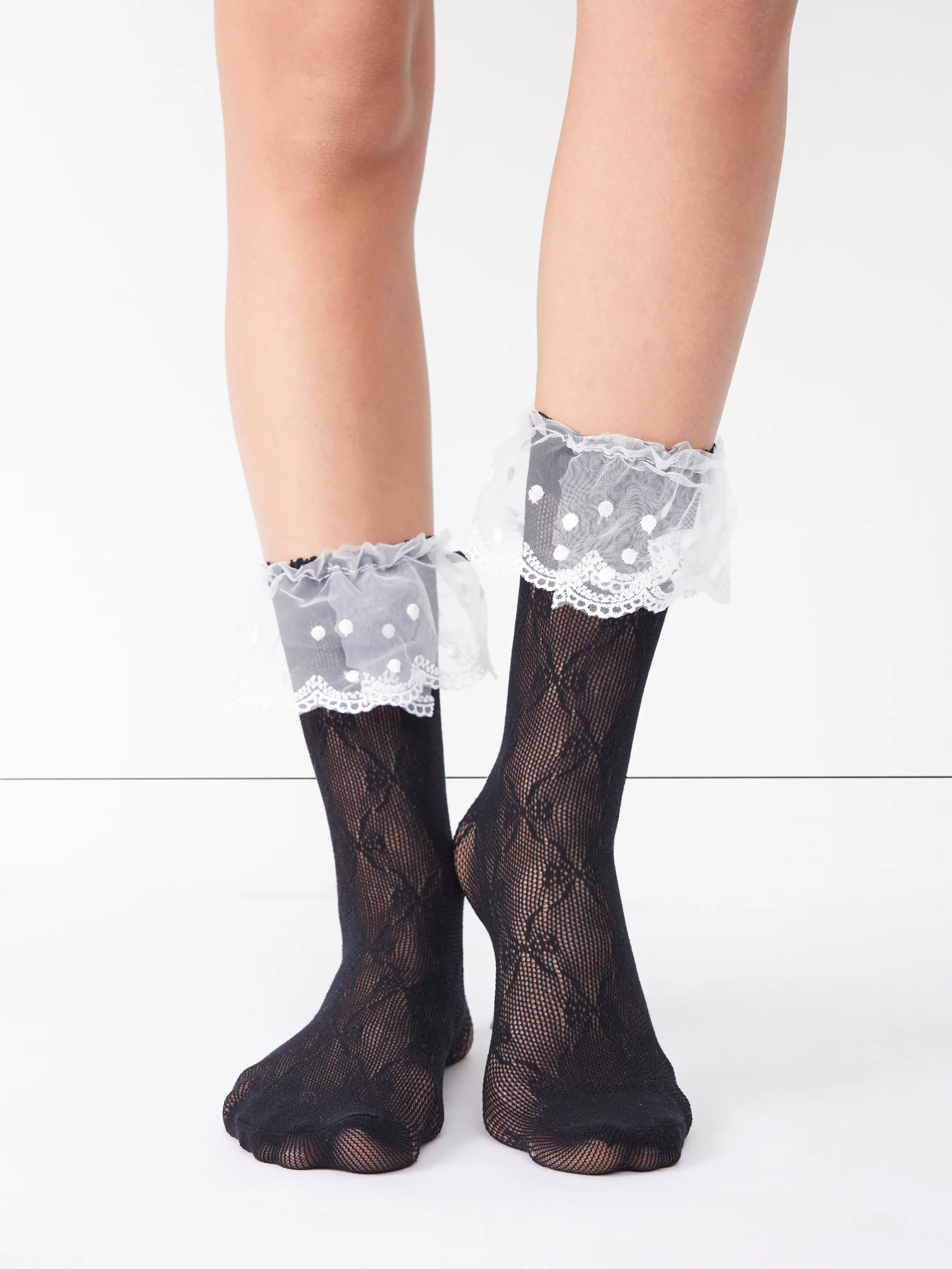 4055-lace-trim-fishnet-crew-socks-1.webp