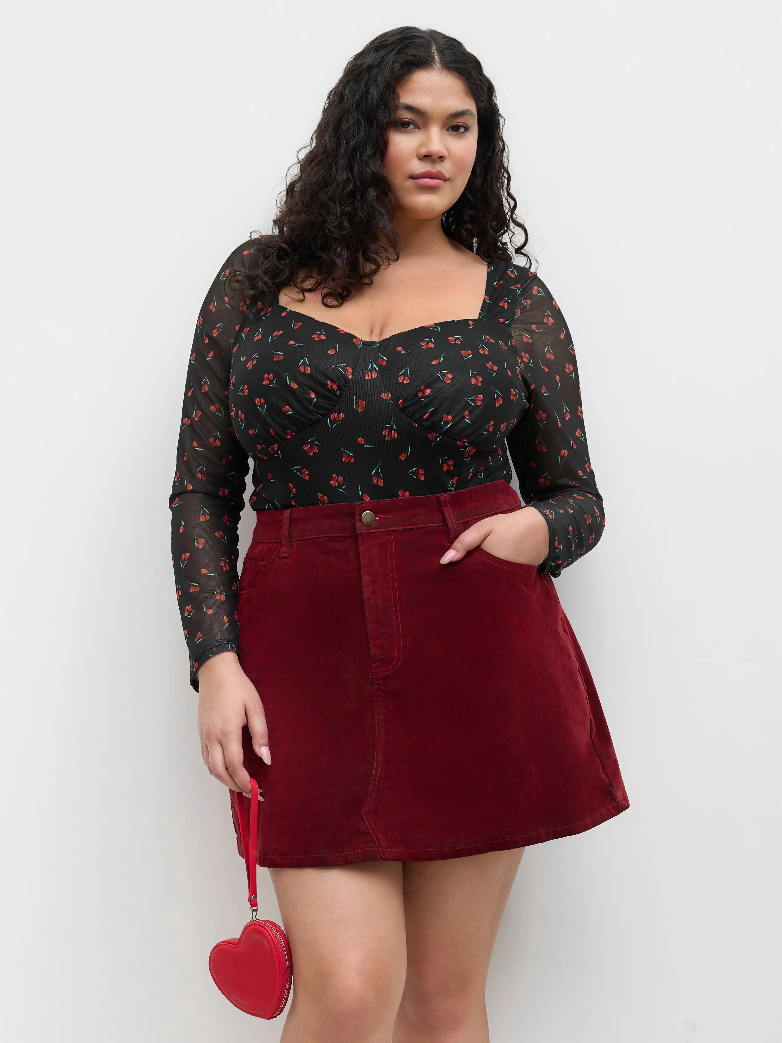 4056-stretch-denim-mid-rise-pocket-mini-skirt-curve-plus-1.webp
