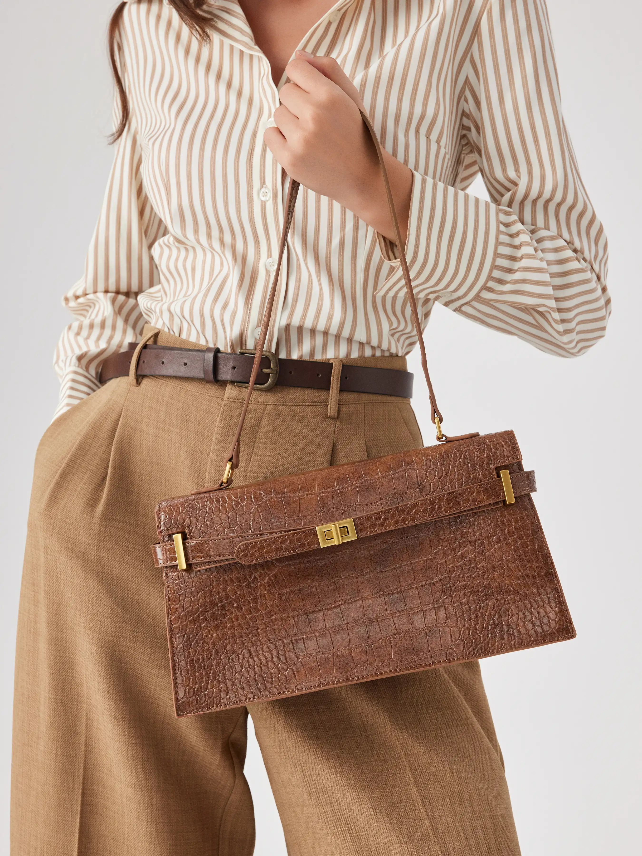 4310-crocodile-pattern-belted-rectangle-shoulder-bag-1.webp