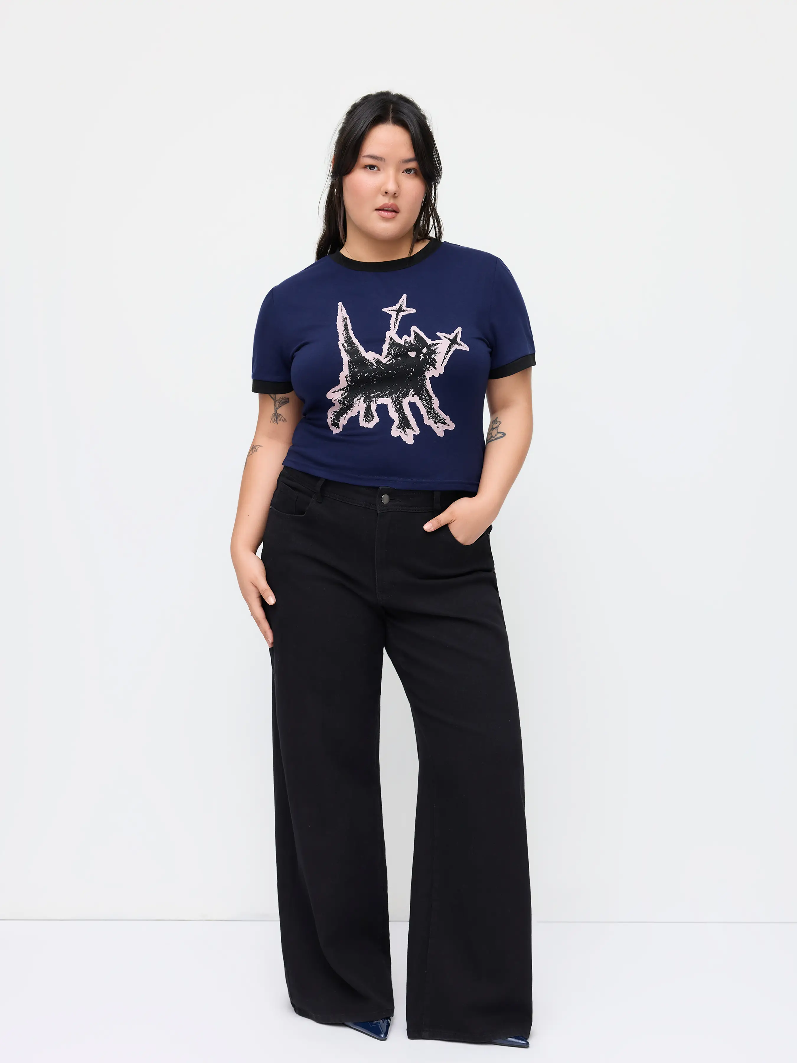 4454-cat-graphic-round-neckline-short-sleeve-tee-curve-plus-1.webp