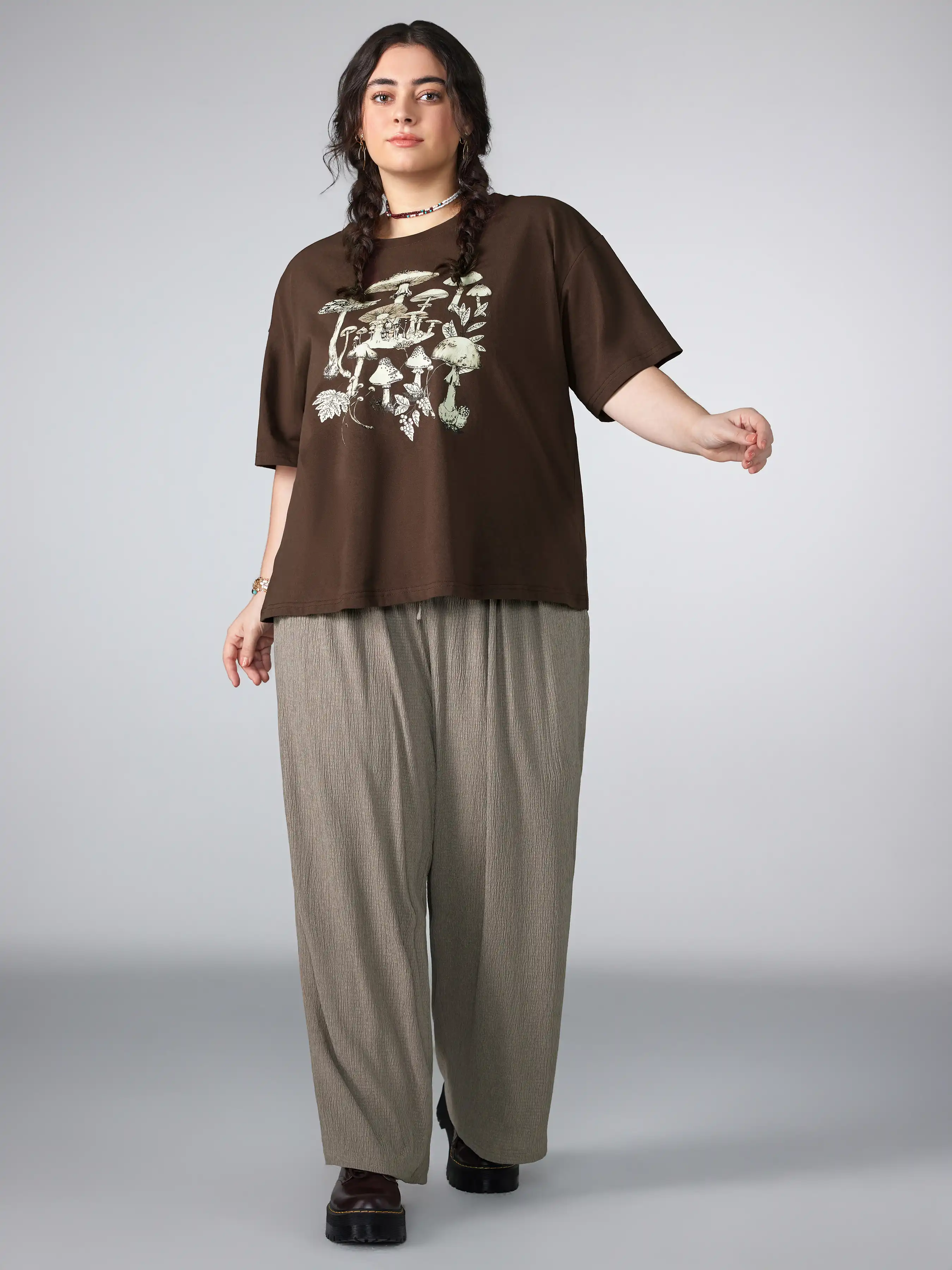 4574-jersey-round-neckline-mushroom-short-sleeve-top-curve-plus-1.webp
