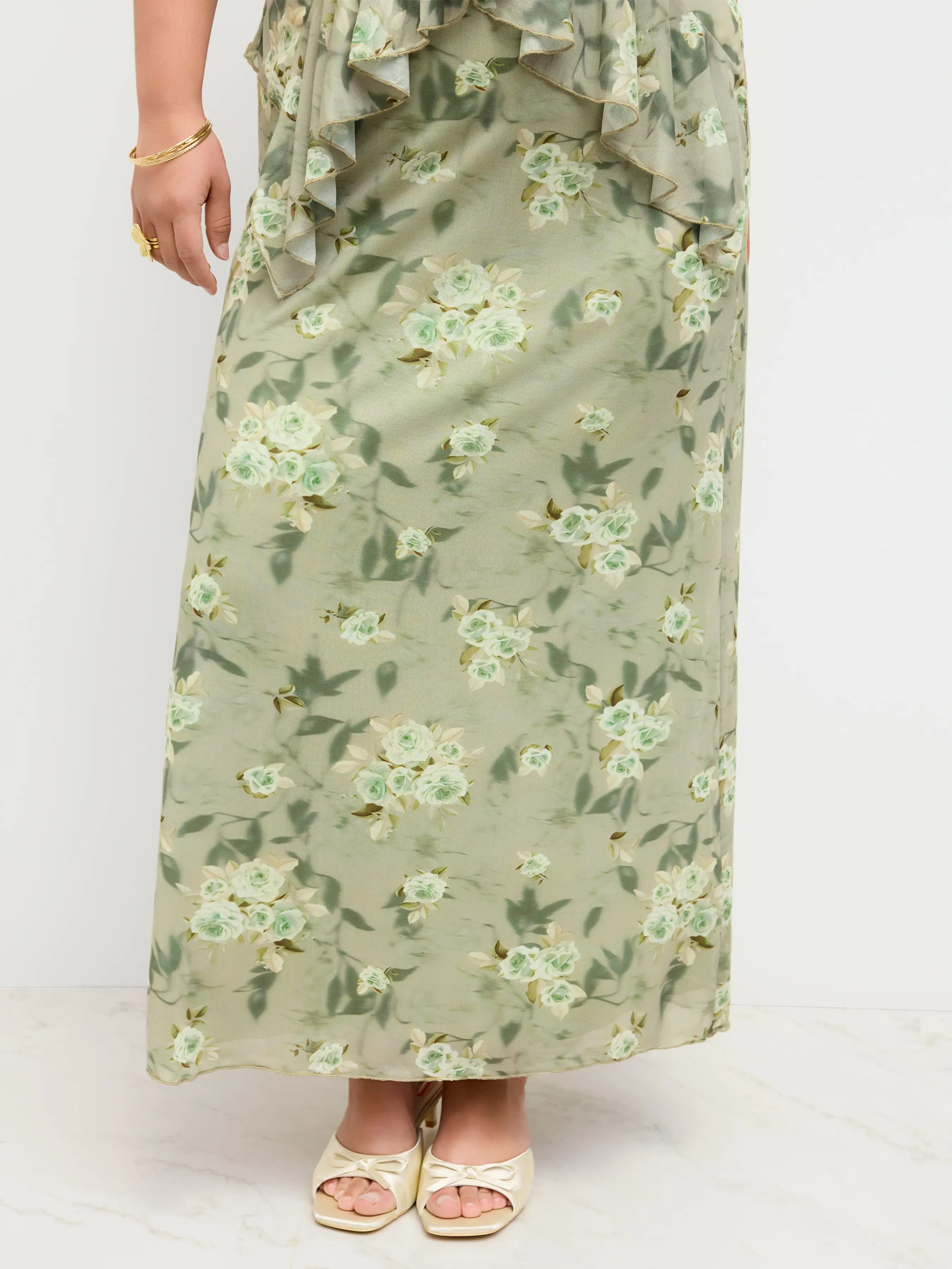 4758-v-neck-floral-ruffle-cami-top-mid-rise-maxi-skirt-set-curve-plus-1.webp