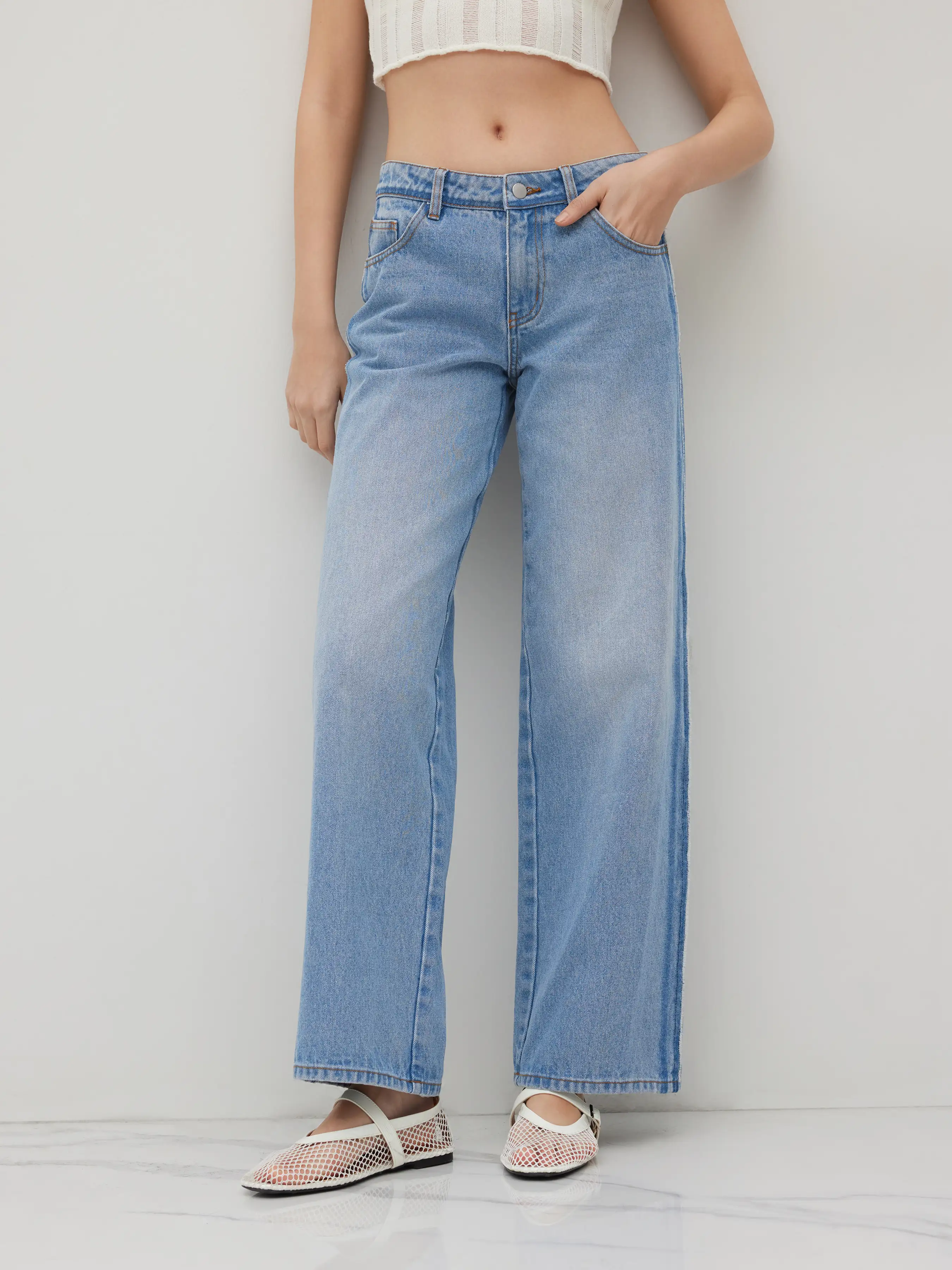 4785-cider-denim-low-rise-raw-trim-straight-leg-jeans-1.webp