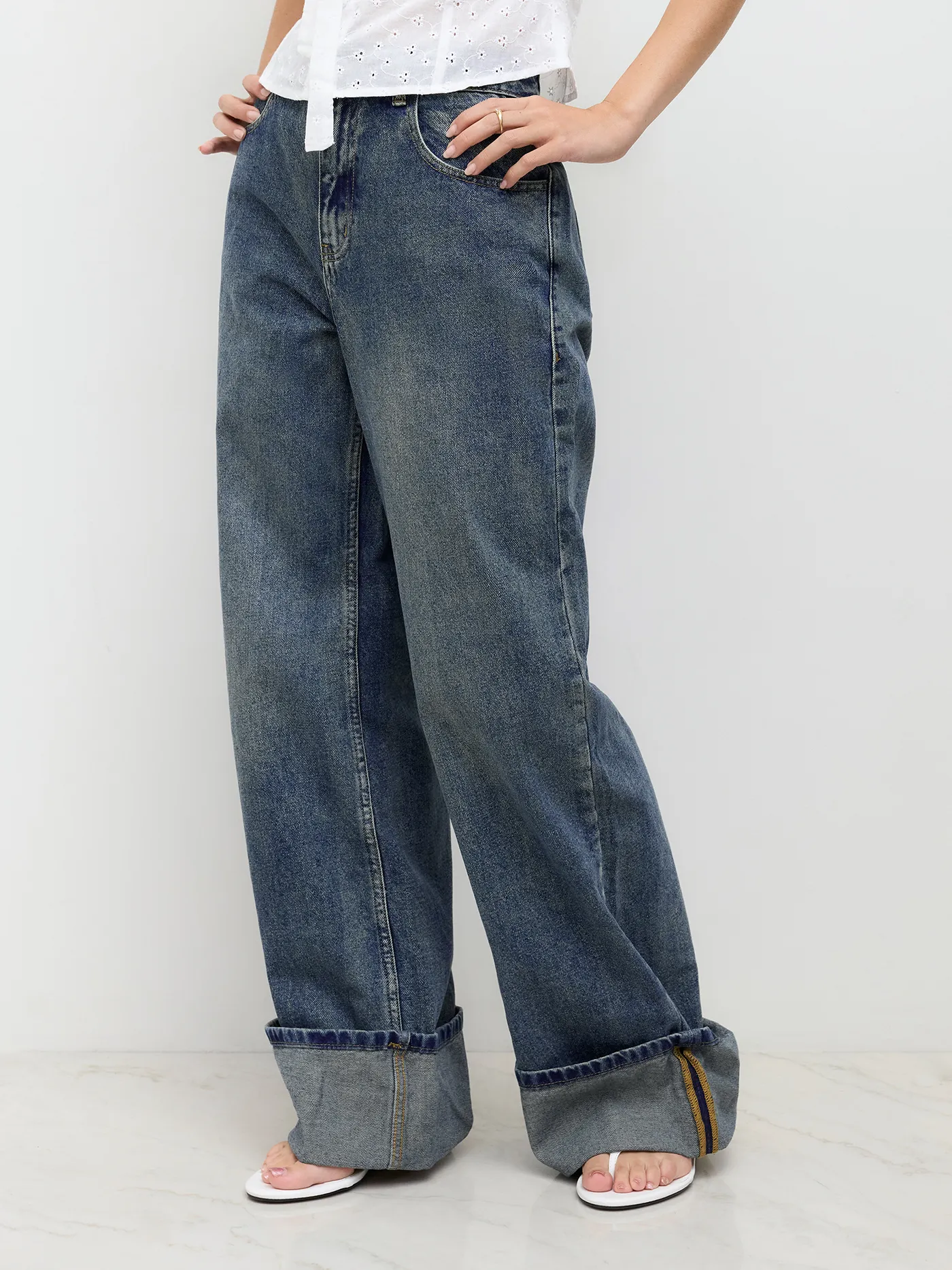 5206-middle-waist-solid-button-wide-leg-jeans-1.webp