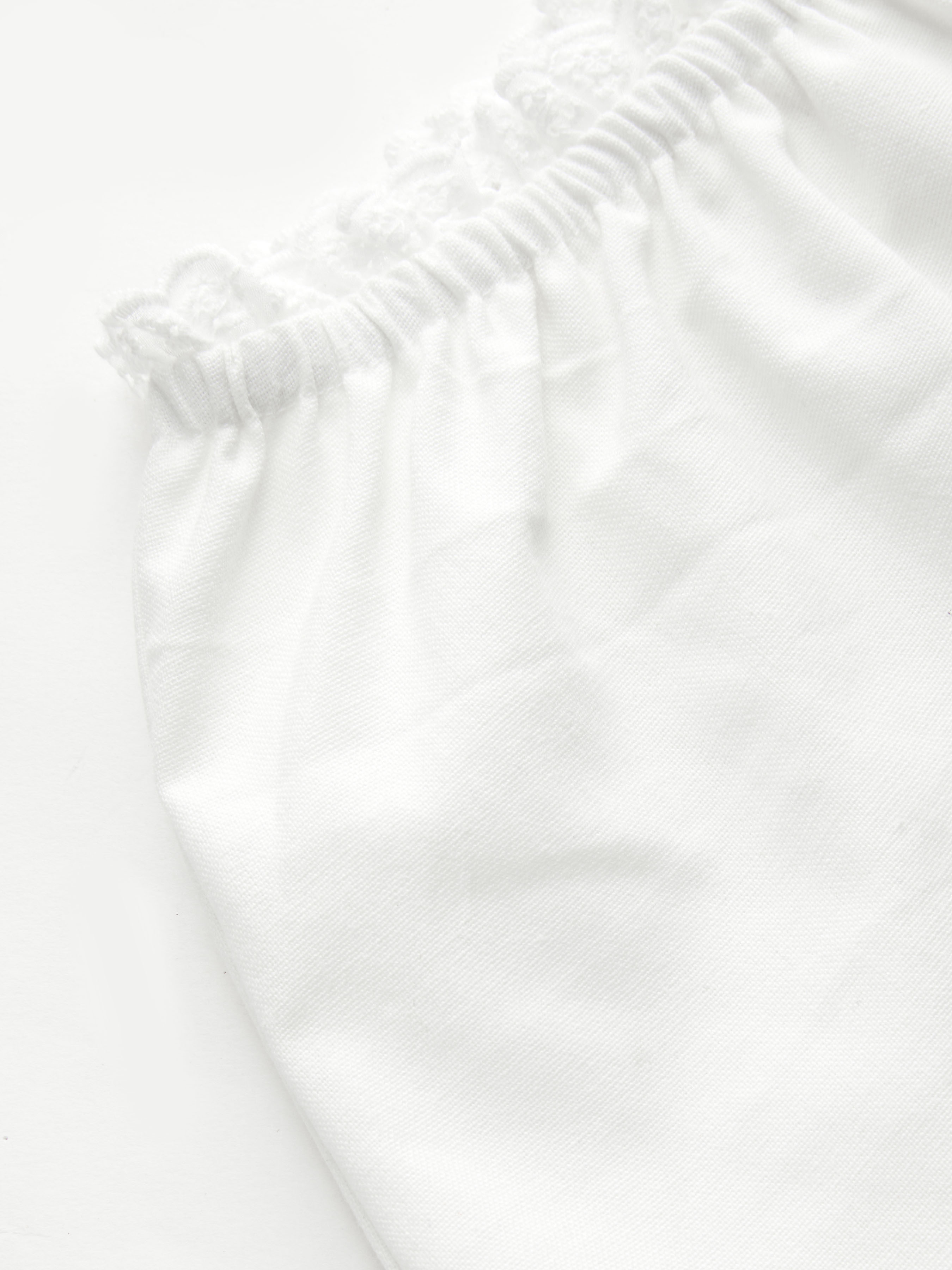 5219-linen-blend-v-neck-rose-detail-lace-trim-ruffle-hem-top-mid-rise-bowknot-shorts-loungewear-set-1.webp
