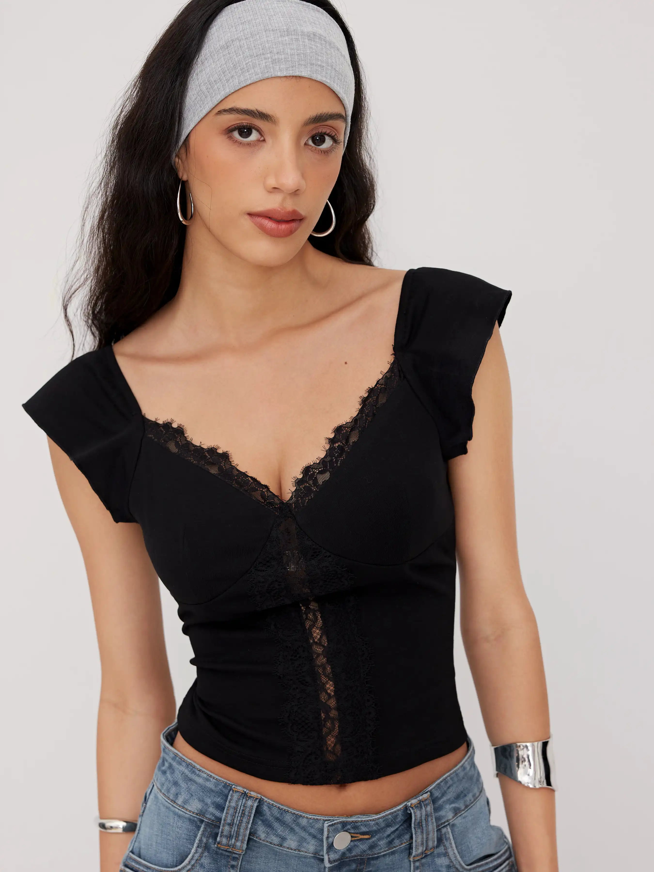 Cotton-blend V-neck Lace Trim Tee