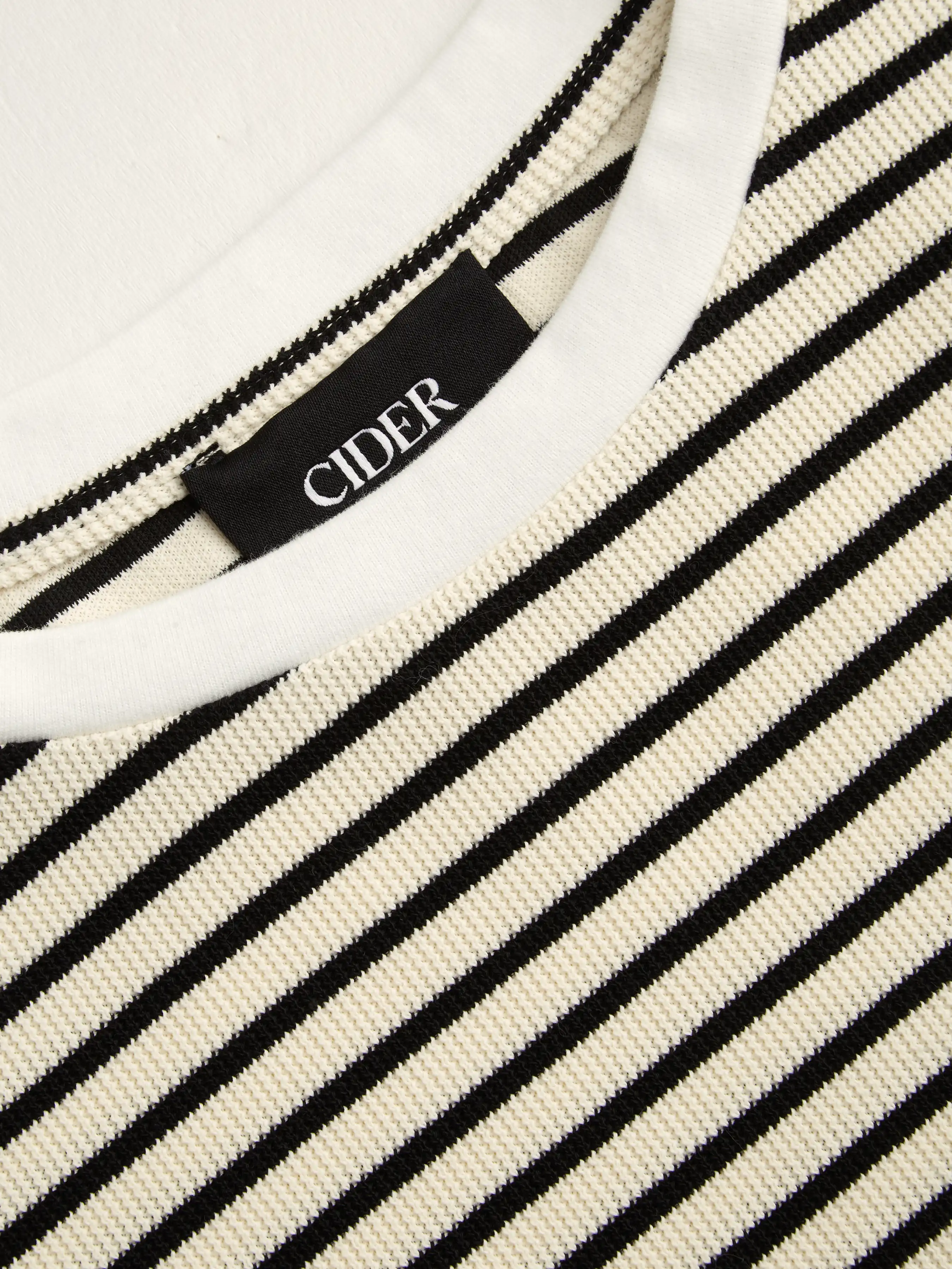 5390-cotton-blend-stripe-contrasting-binding-tee-elastic-waist-shorts-set-1.webp