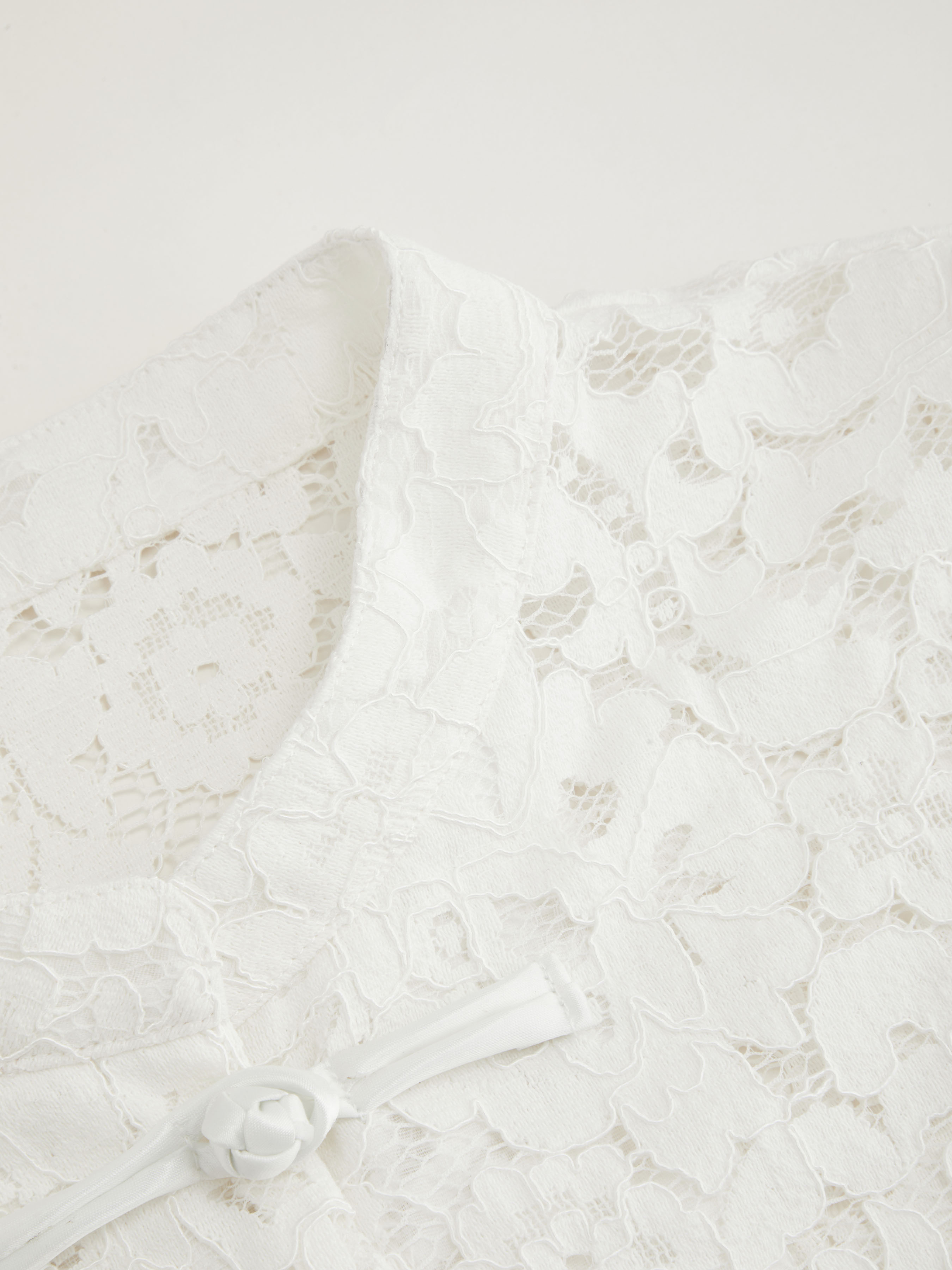 547-lace-mandarin-collar-guipure-split-tank-top-1.webp