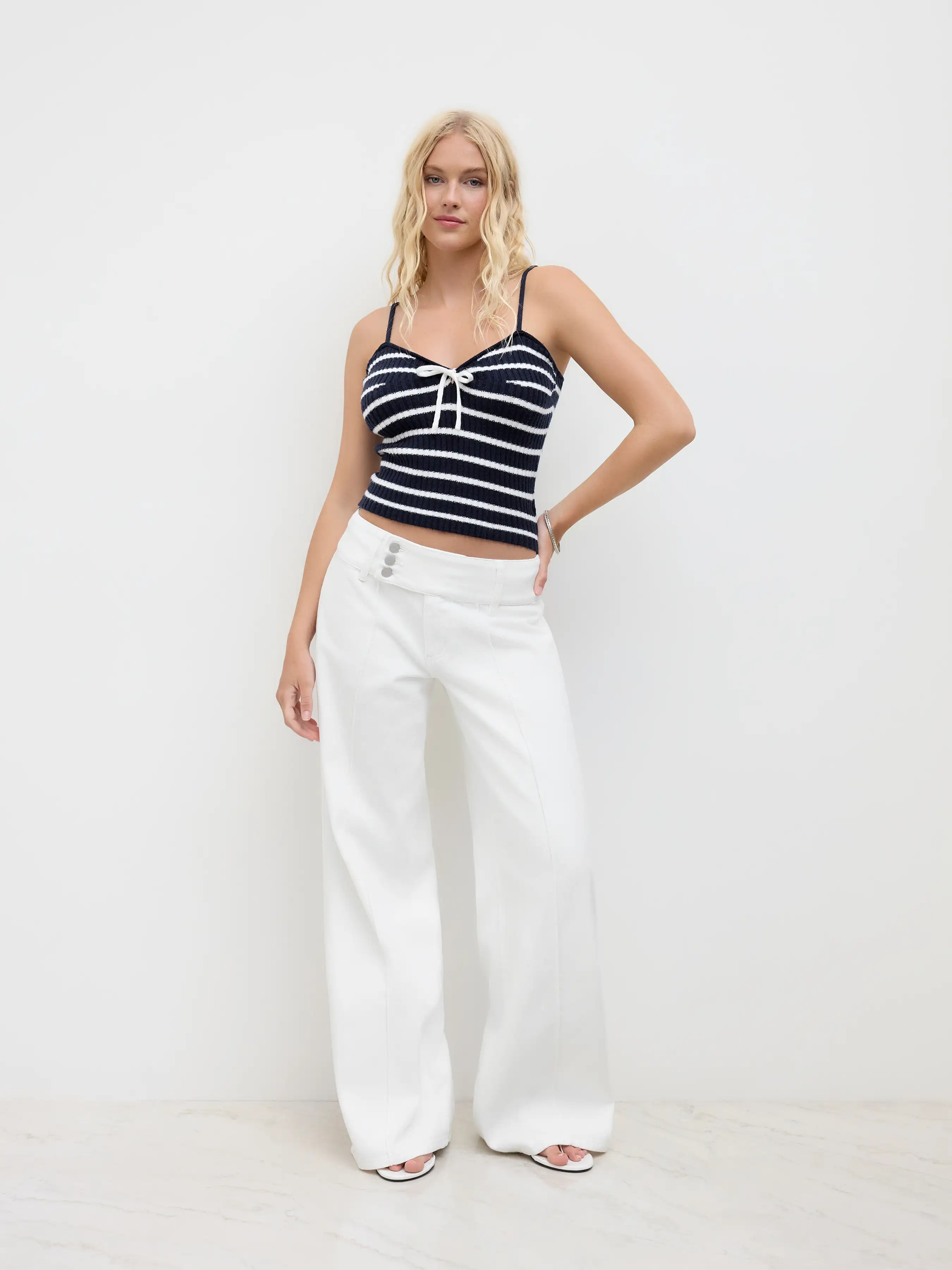 560-denim-low-rise-baggy-jeans-1.webp