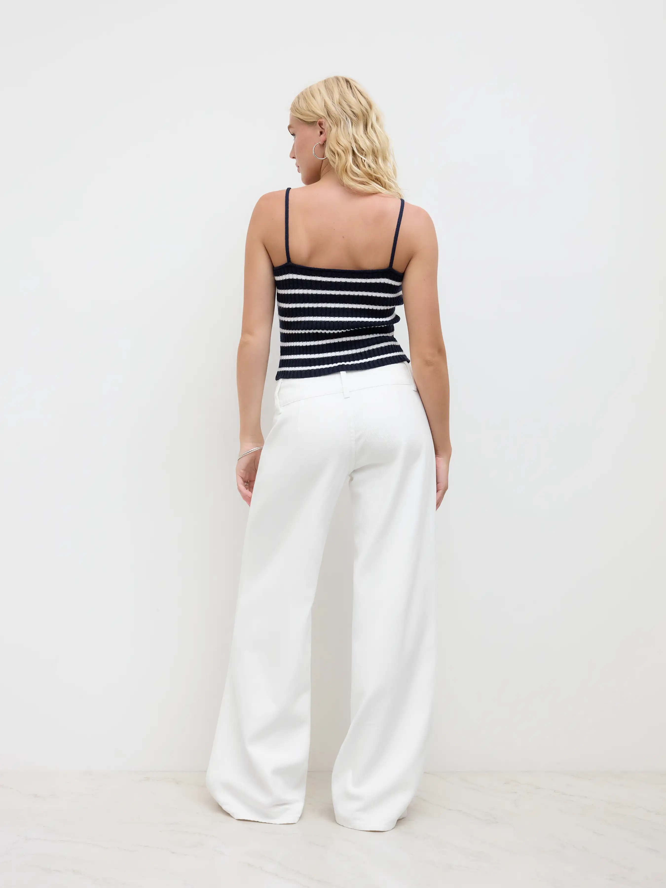 560-denim-low-rise-baggy-jeans-1.webp