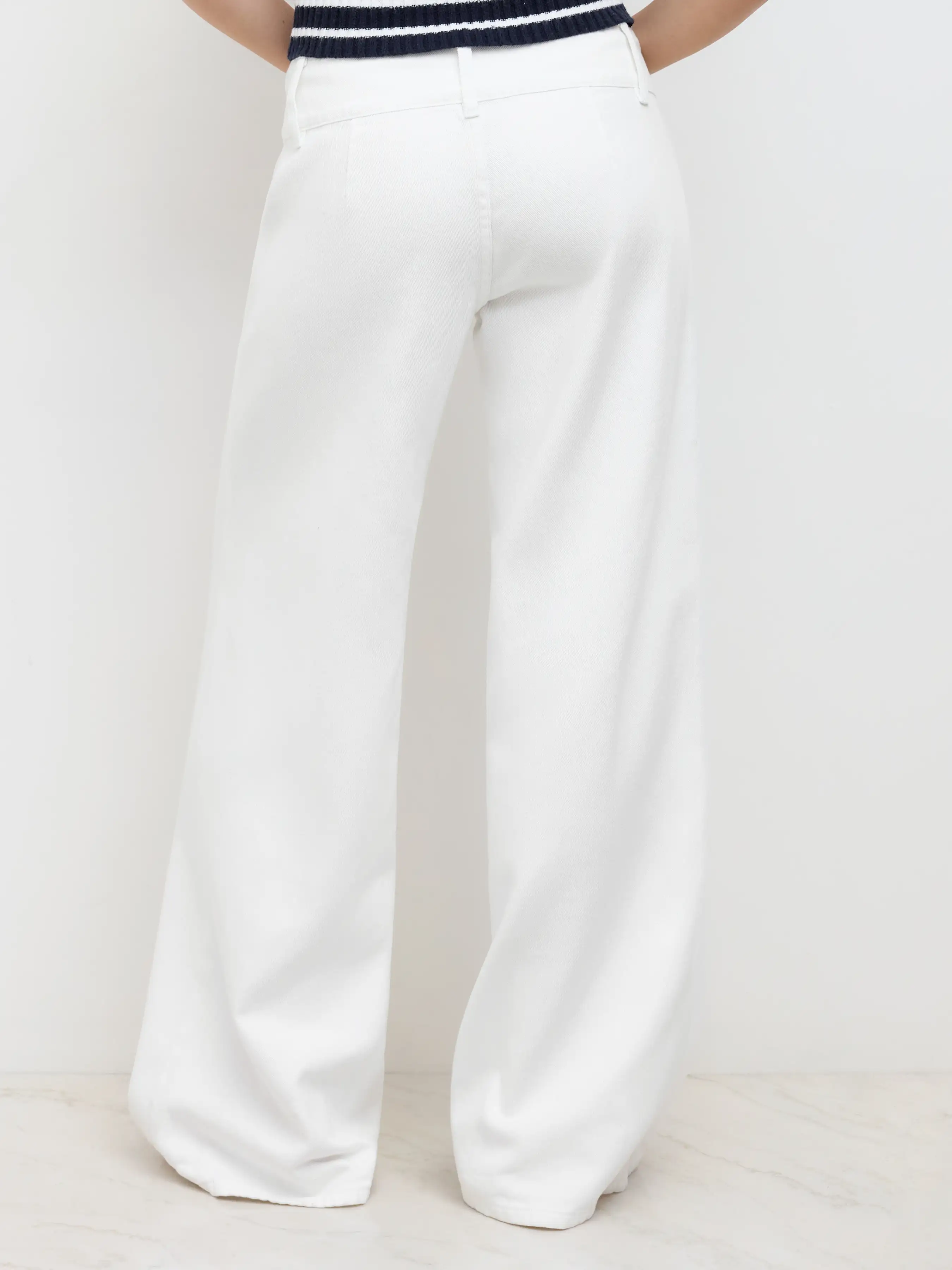 560-denim-low-rise-baggy-jeans-1.webp
