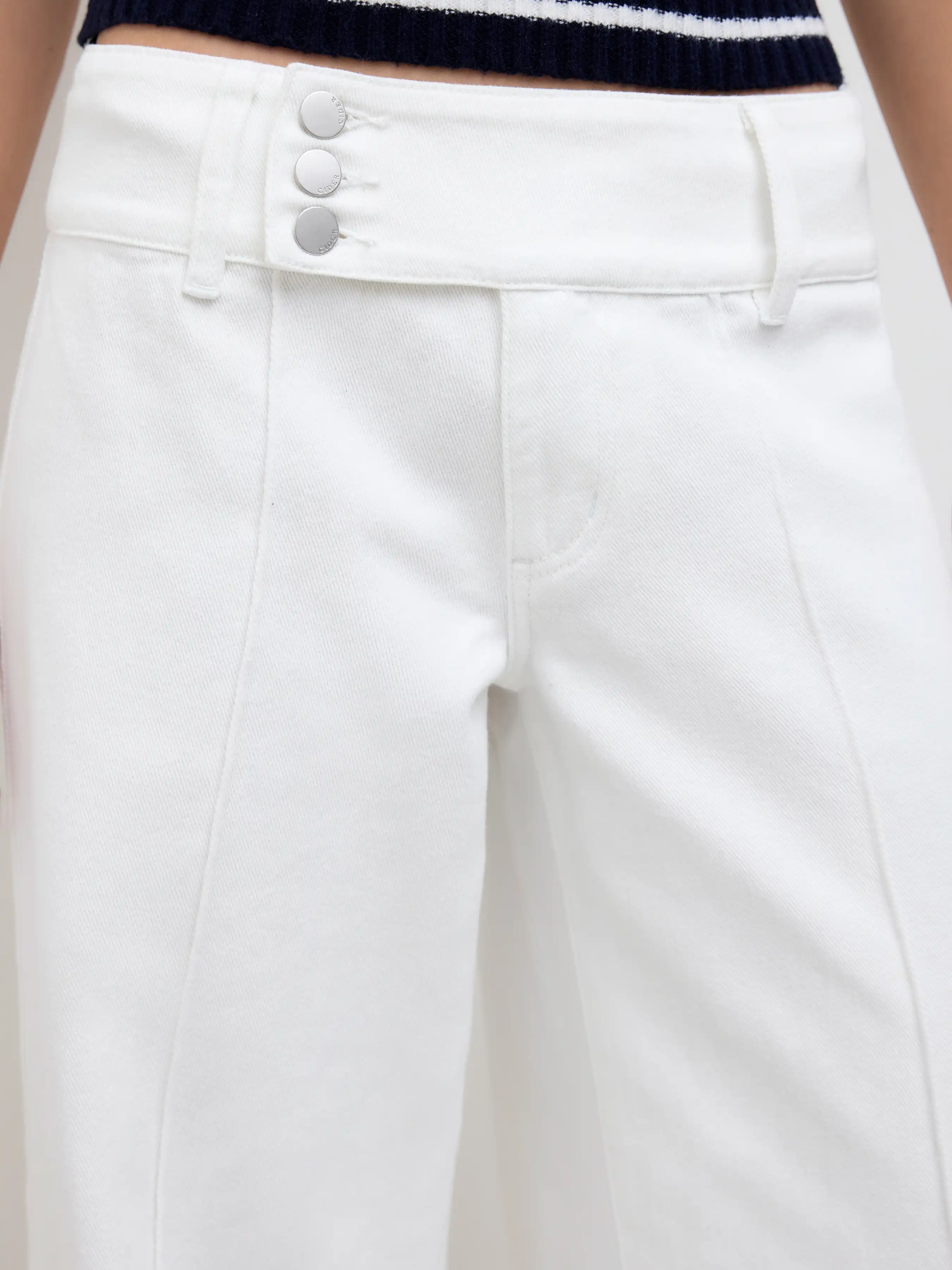 560-denim-low-rise-baggy-jeans-1.webp