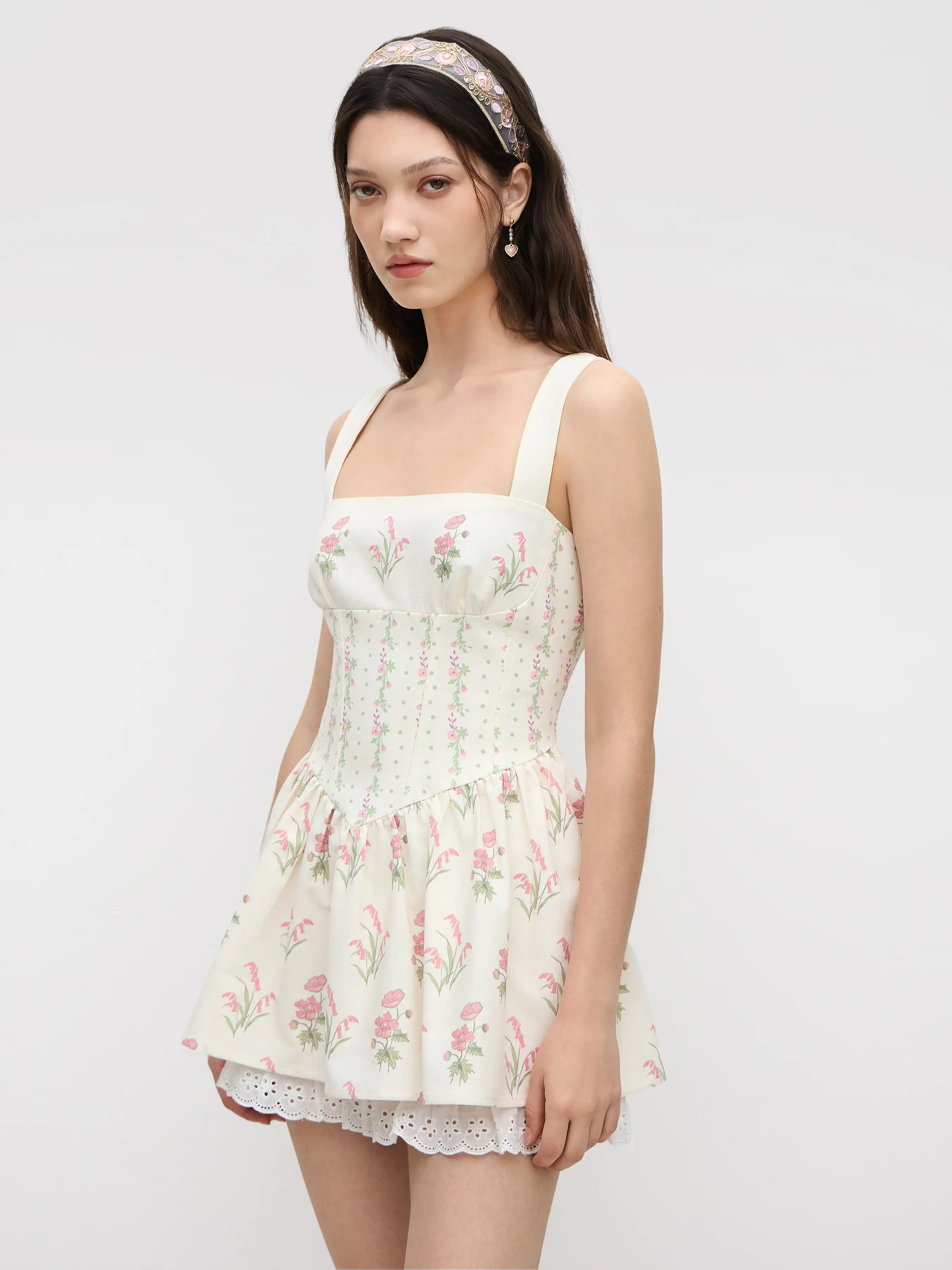 5916-linen-blend-floral-broderie-anglaise-trim-layered-lace-up-mini-dress-1.webp