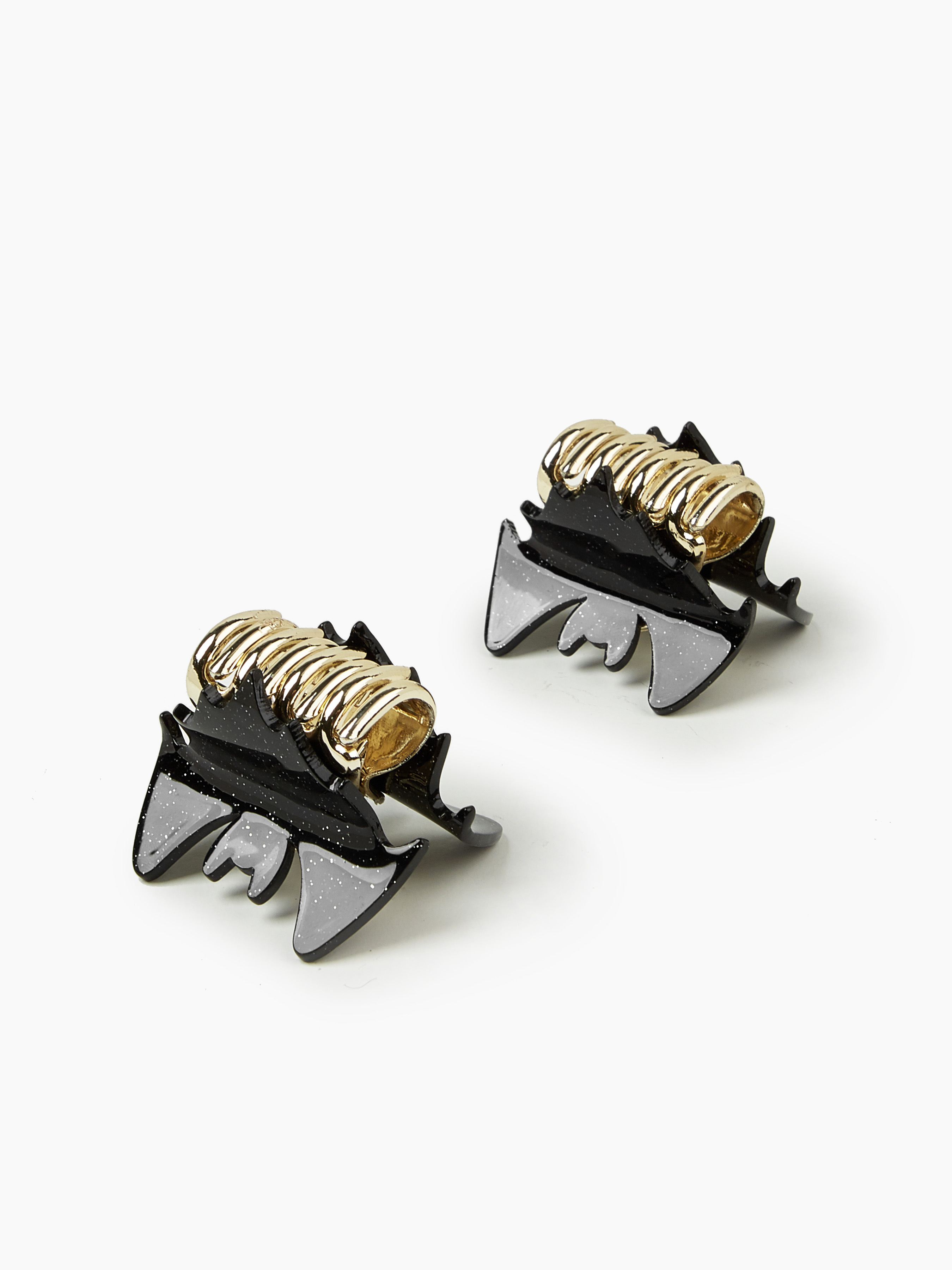 6706-2pcs-bat-shaped-hair-claw-1.jpg