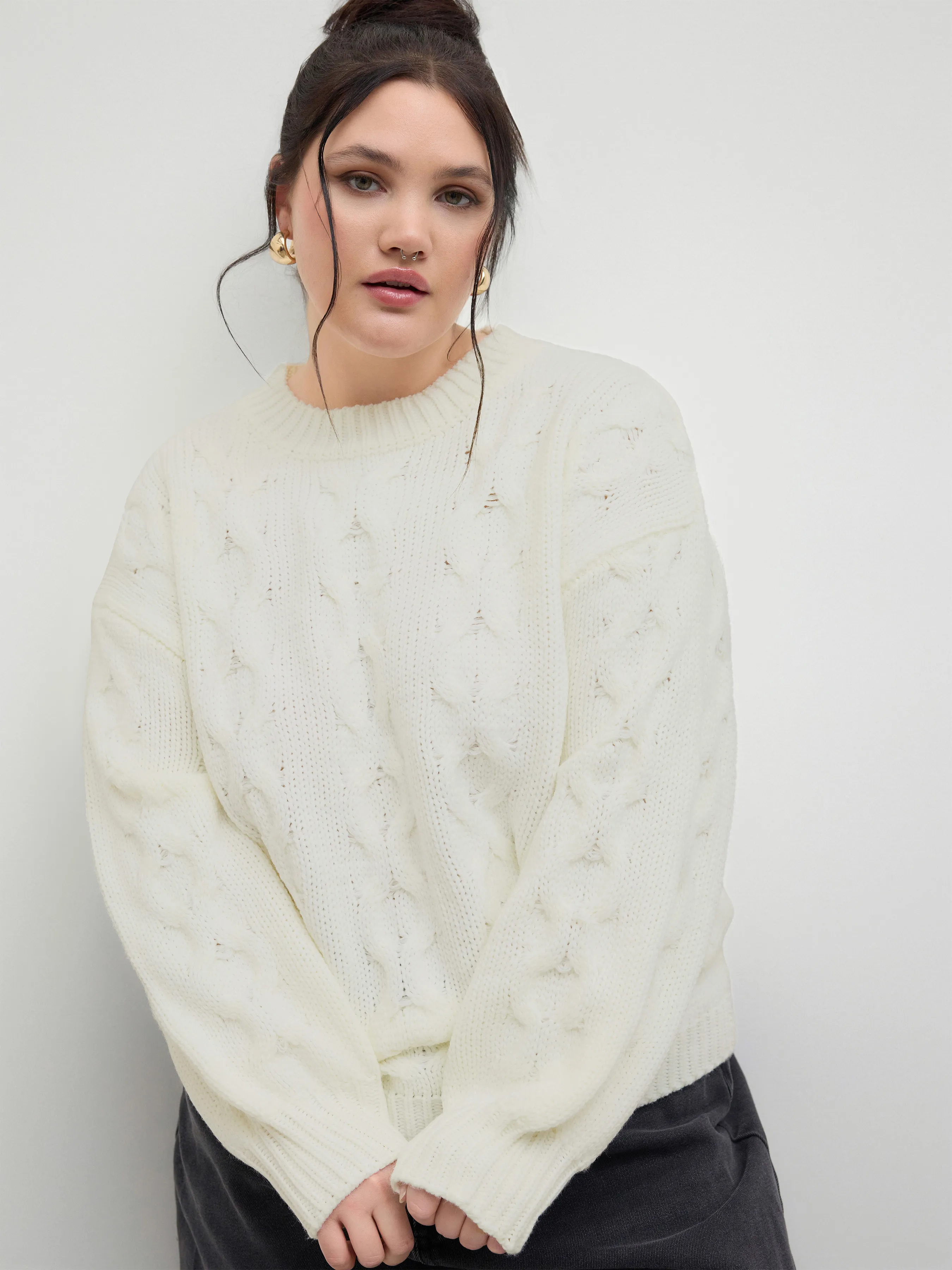 Cable Knit Round Neckline Oversized Sweater Curve & Plus