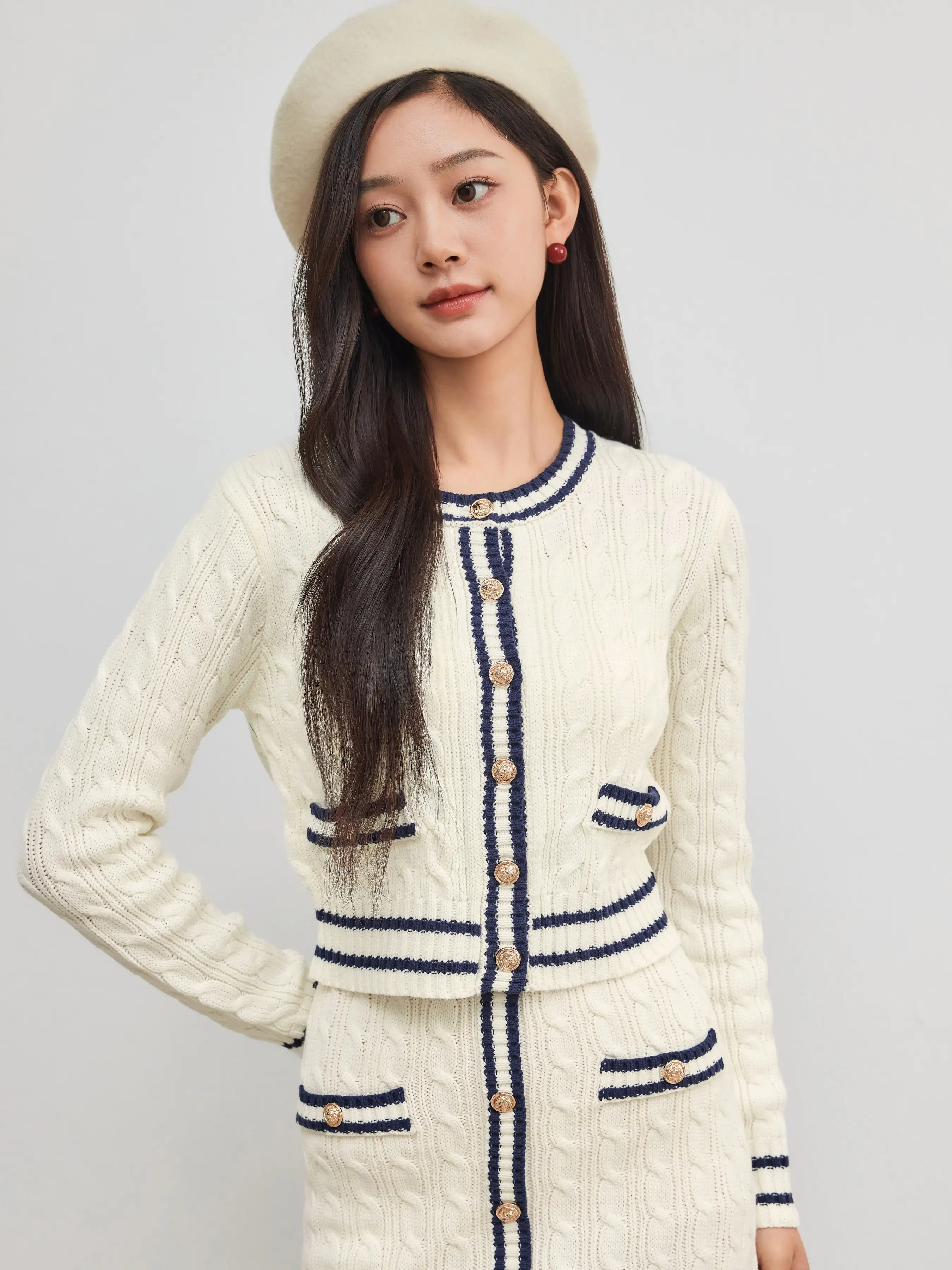 Knit Round Neckline Button Contrasting Binding Crop Top