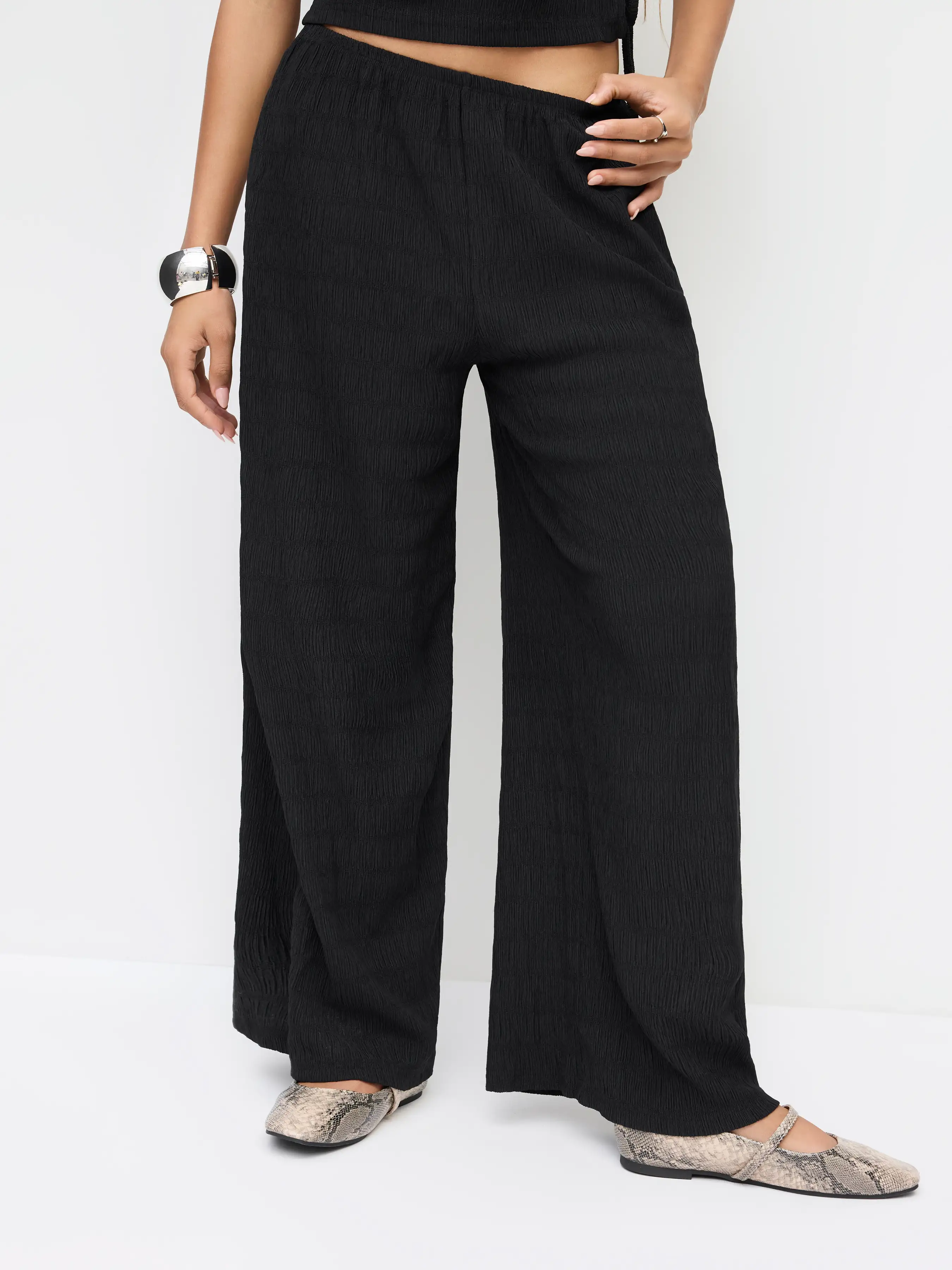 7941-texture-cowl-neck-ruched-knotted-top-mid-rise-wide-leg-trousers-set-1.webp