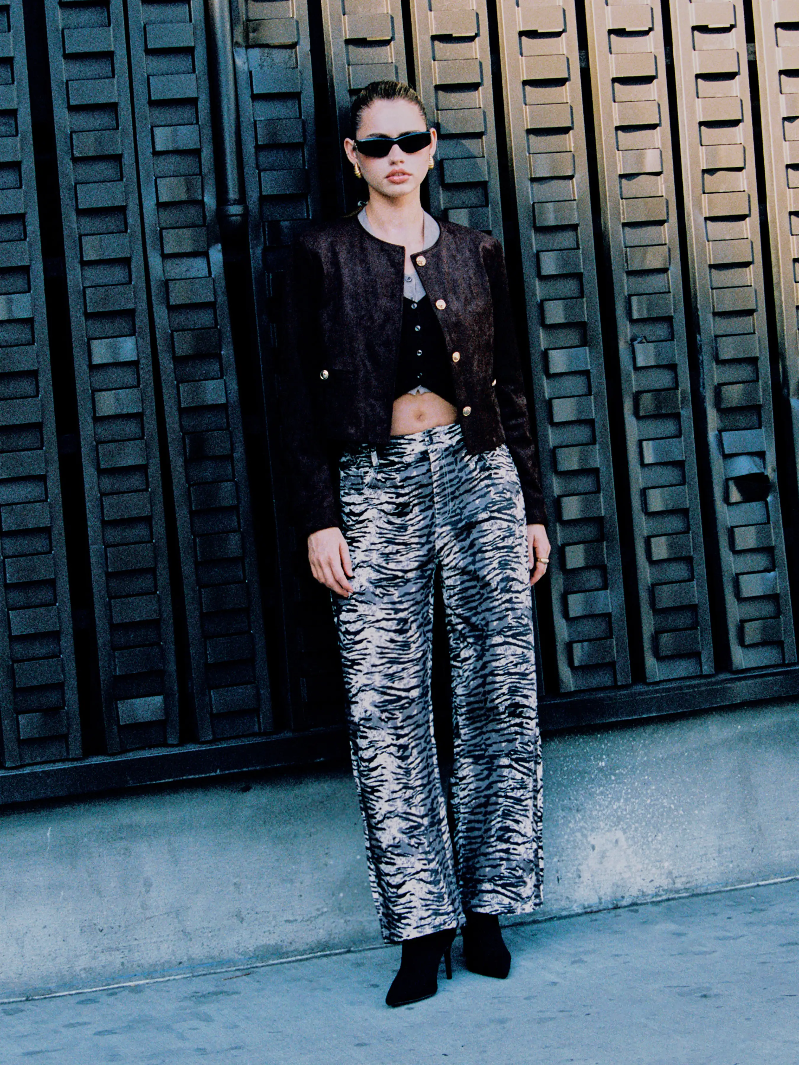 8111-suede-metal-button-oversized-jacket-1.webp