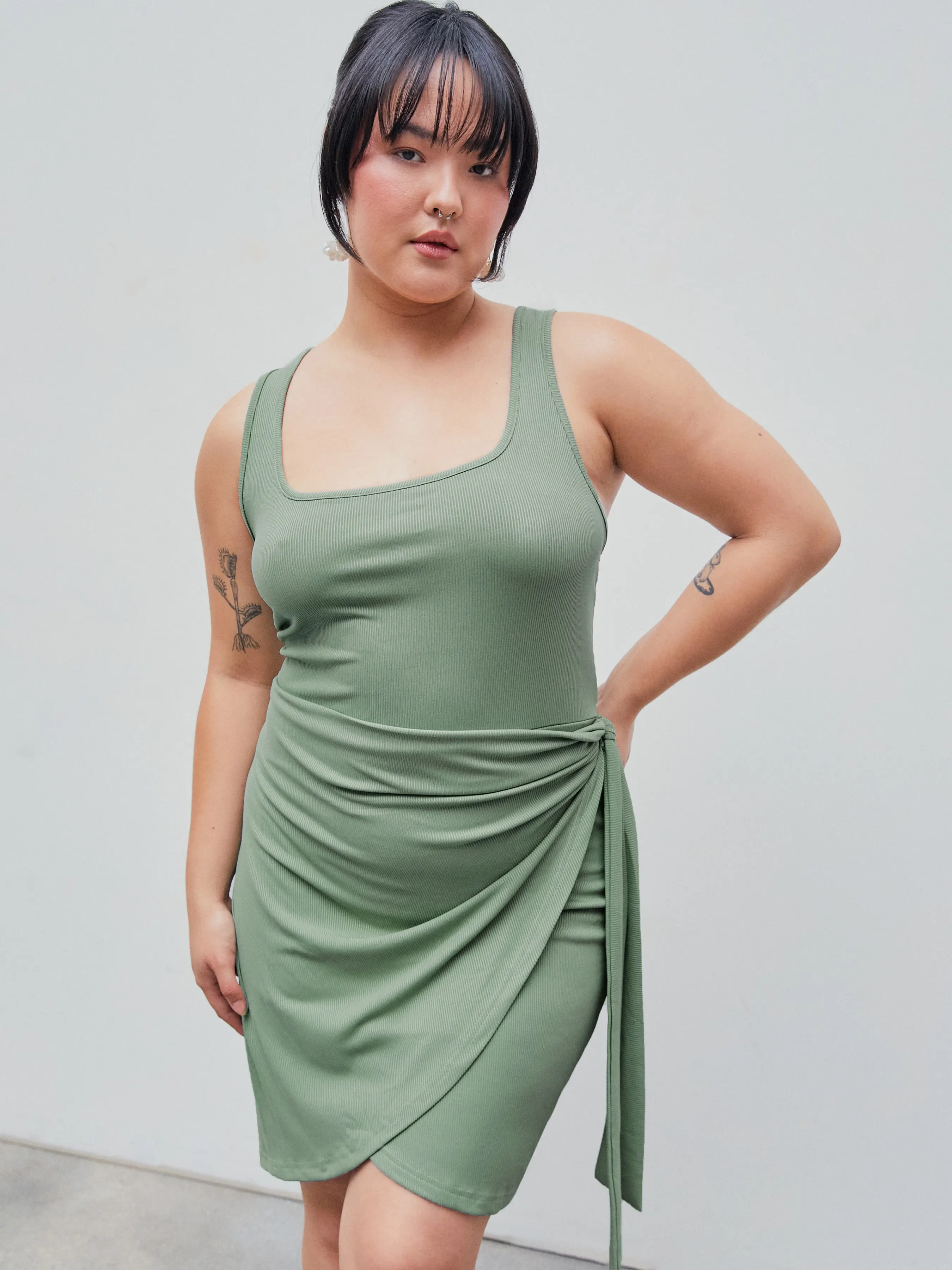 U-neckline Knotted Ruched Sleeveless Mini Dress Curve & Plus