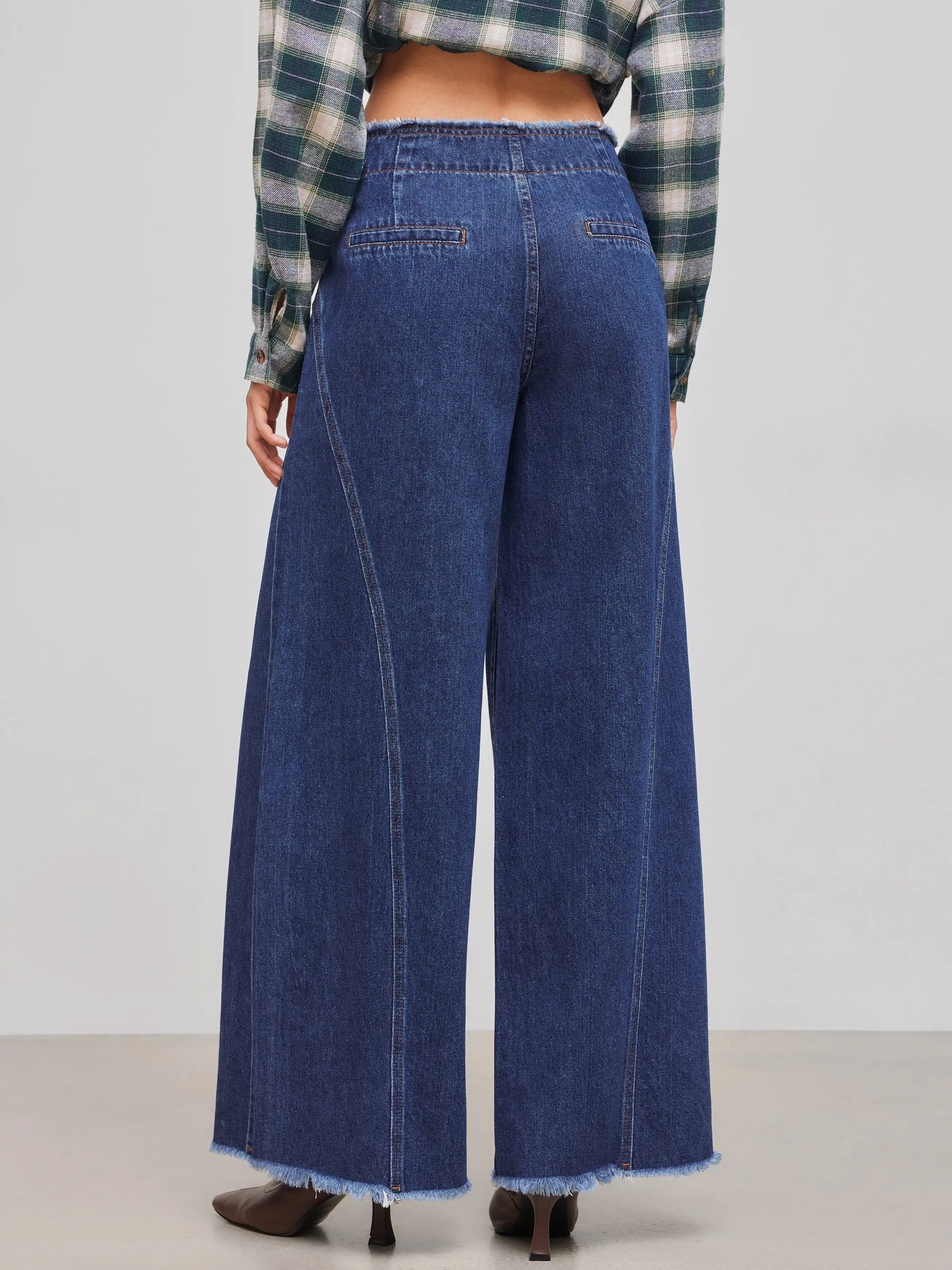 8321-denim-low-rise-solid-pocket-baggy-jeans-1.webp