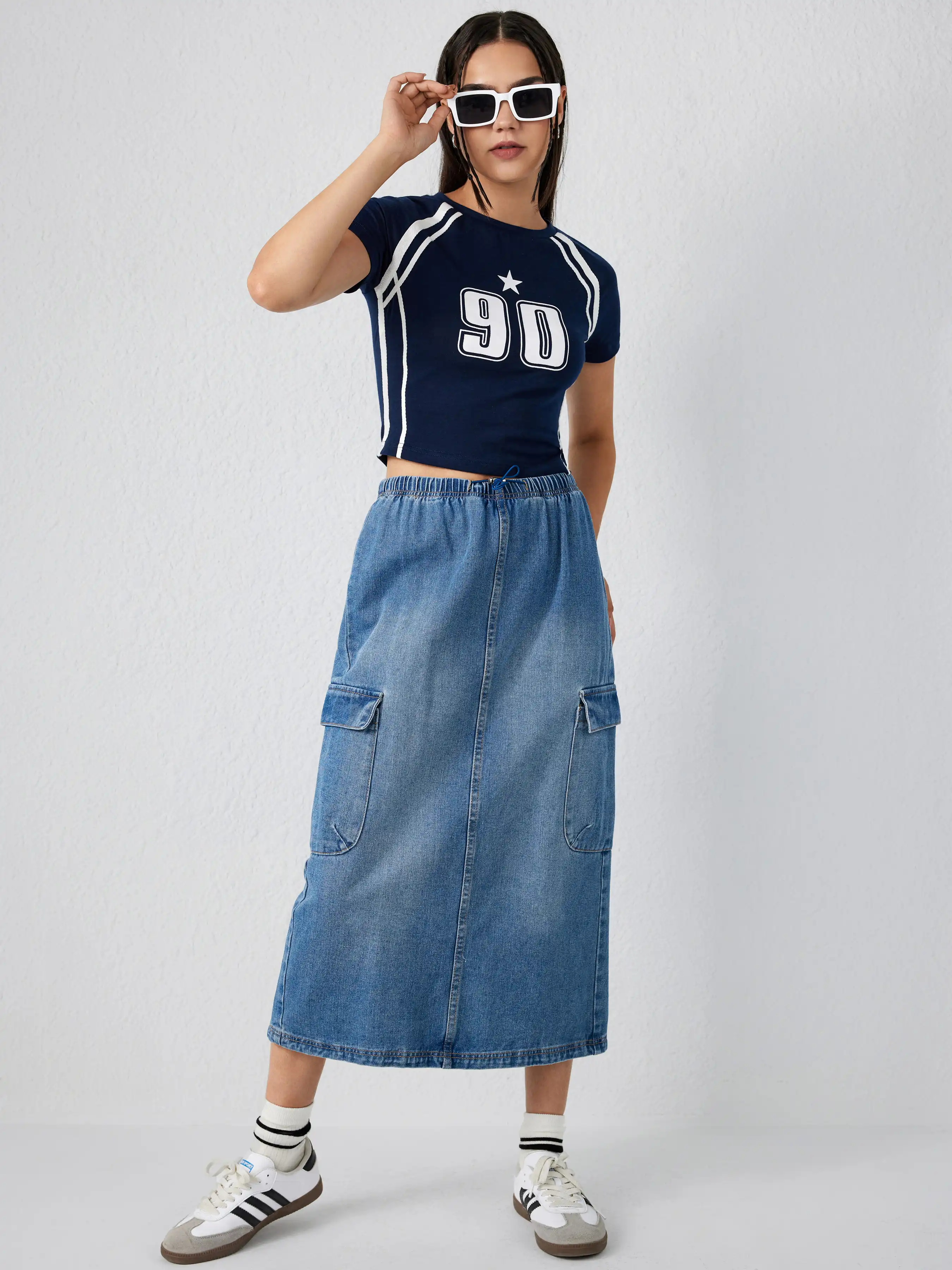 8361-round-neck-graphic-short-sleeve-crop-tee-1.webp